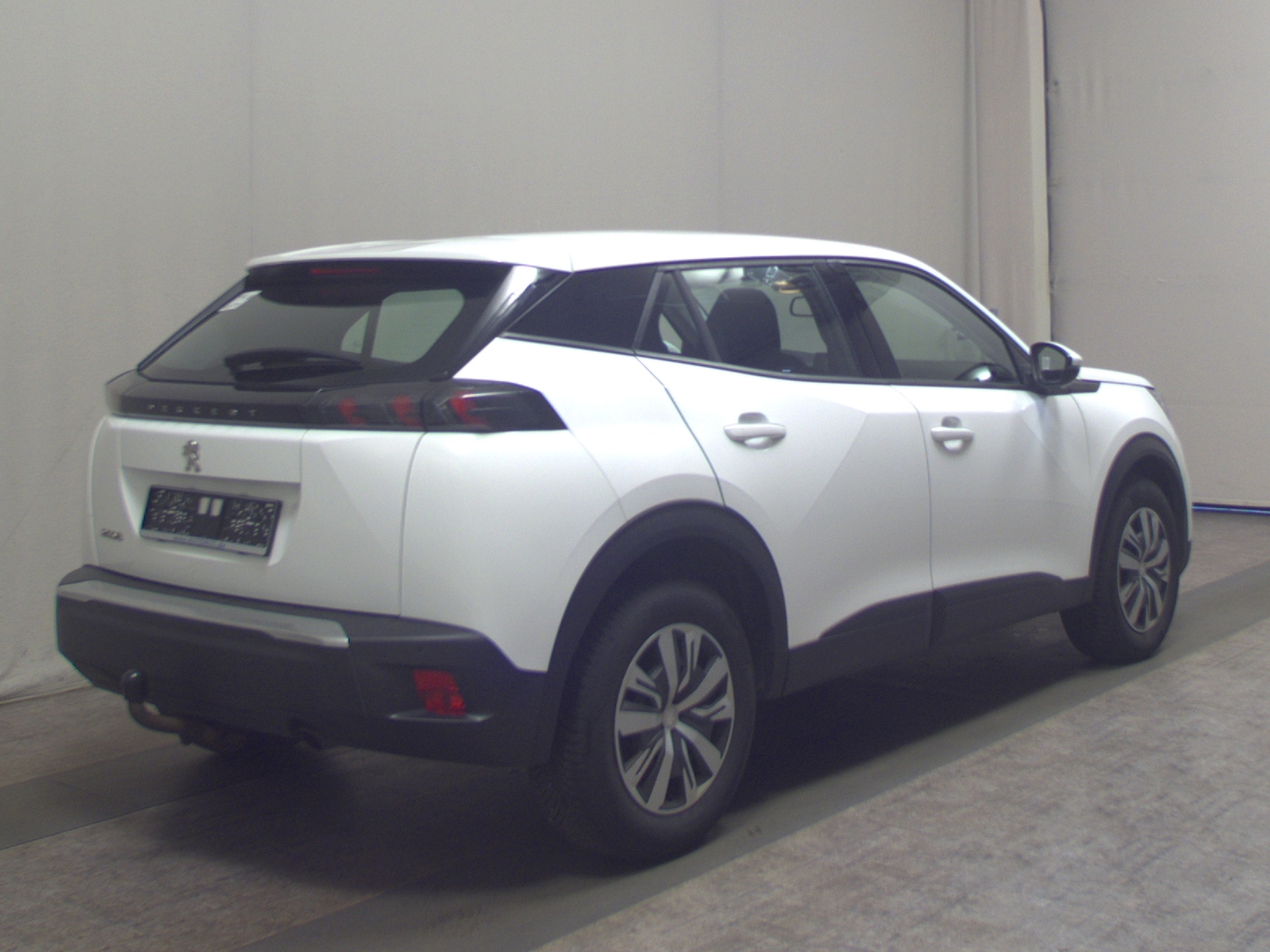 Peugeot 2008 1.5 BlueHDI Active Navi LED AHK Shz PDC DAB 4