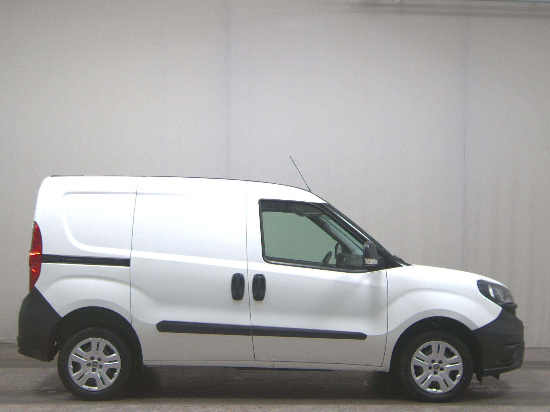 Fiat Doblo Cargo 1.3 Multijet 2-Sitze PDC Tempo Klima
