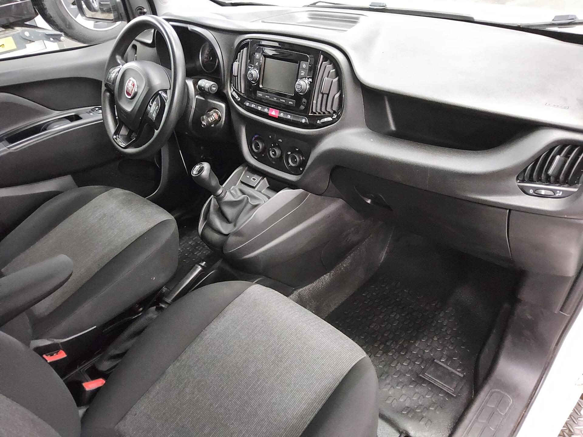 Fiat Doblo Cargo 1.3 Multijet 2-Sitze PDC Tempo Klima 9