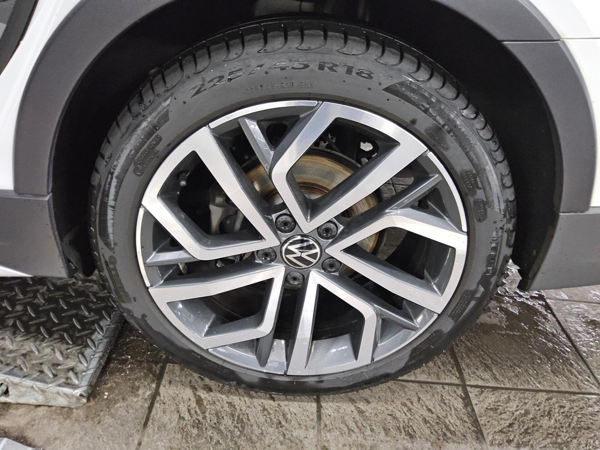 Volkswagen Golf-8 Alltrack 2.0 TDI 4M Navi Matrix Pano H-K 11