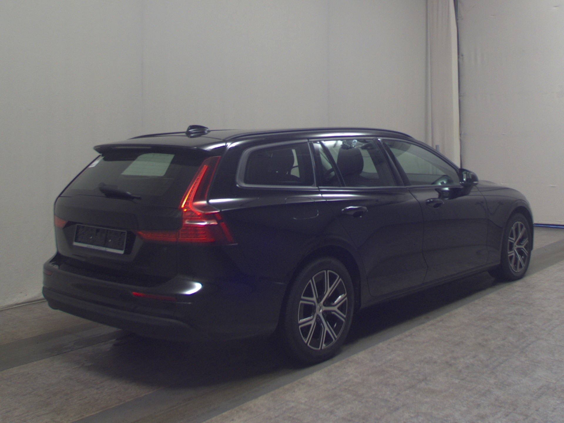 Volvo V60 B3 Essential Navi LED RFK 4xShz PDC 4
