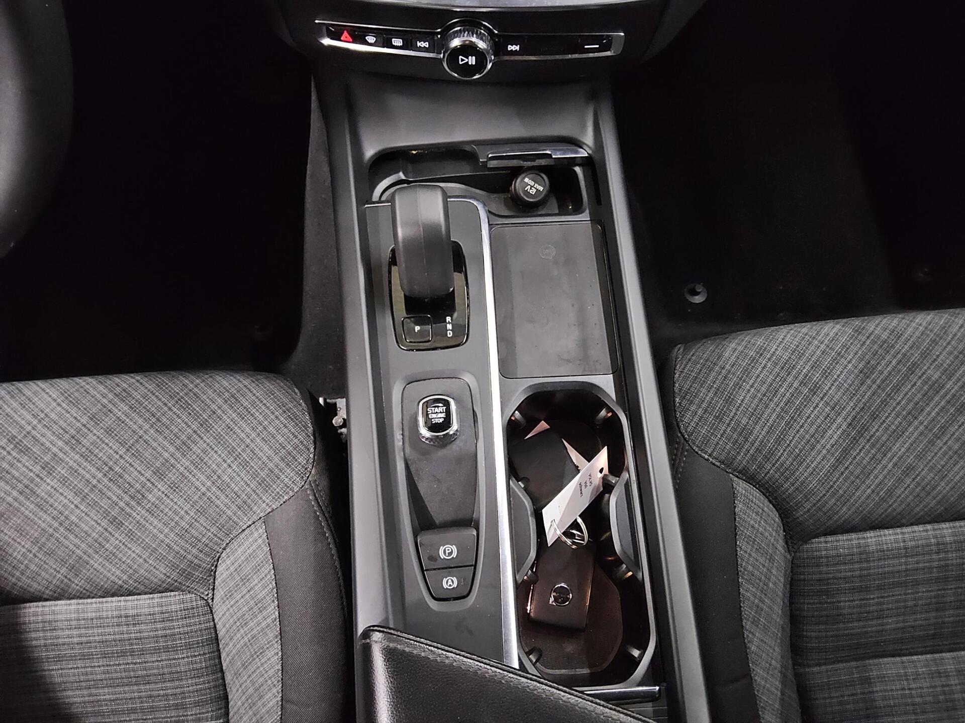 Volvo V60 B3 Essential Navi LED RFK 4xShz PDC 6