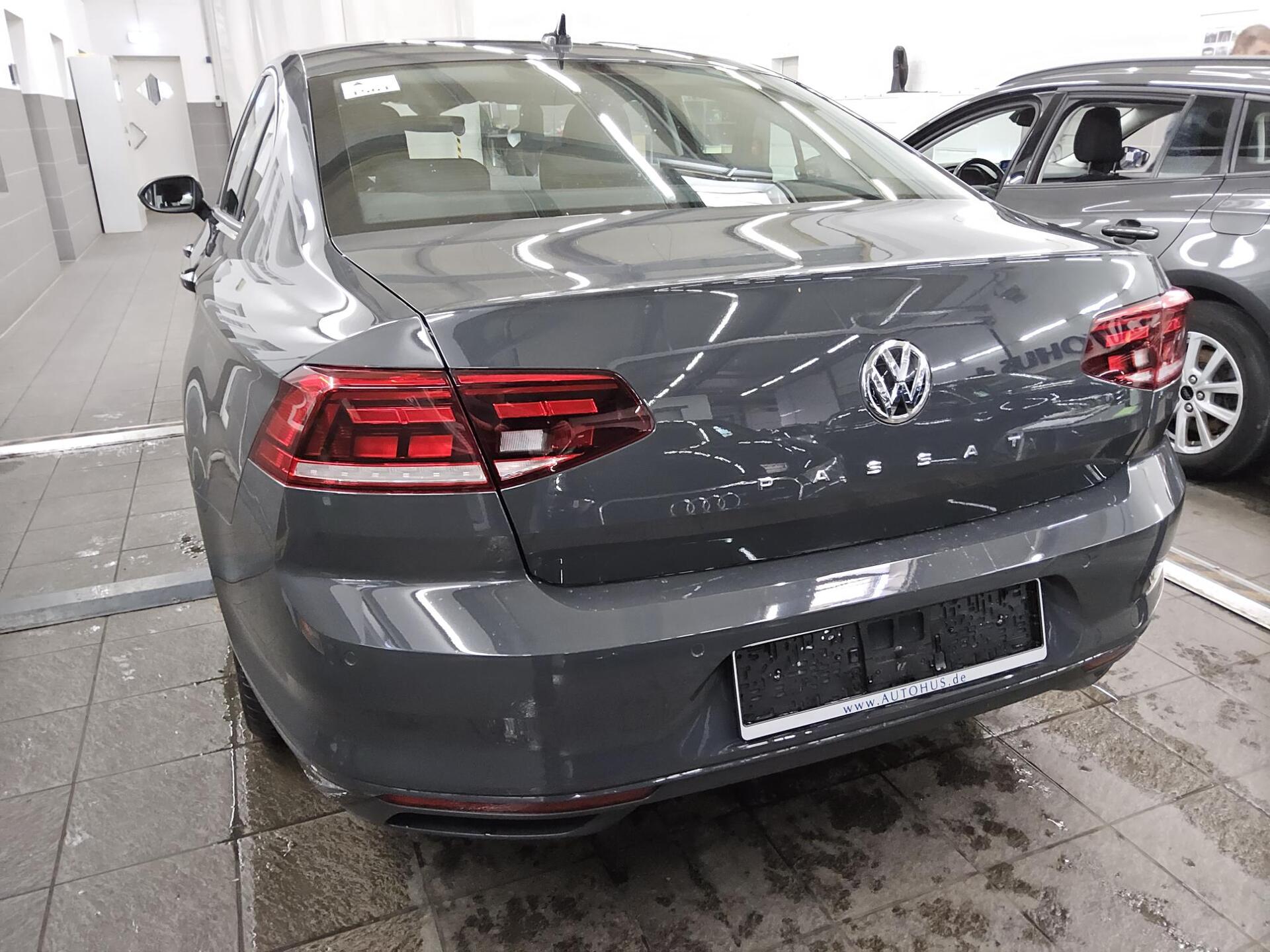 Volkswagen Passat 1.5 TSI Navi LED RFK SHZ ACC 11