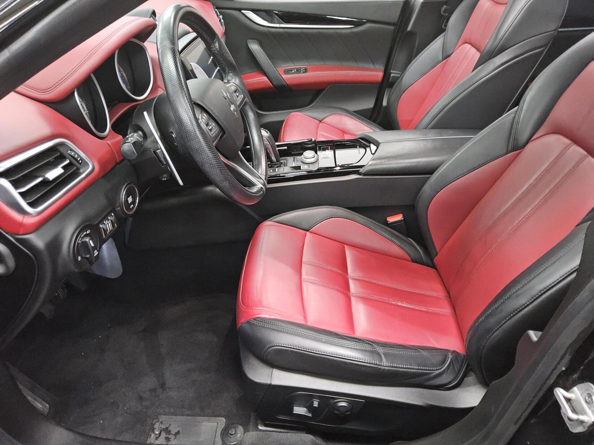 Maserati Ghibli 3.0 V6 Leder Navi Schiebedach Kamera 9