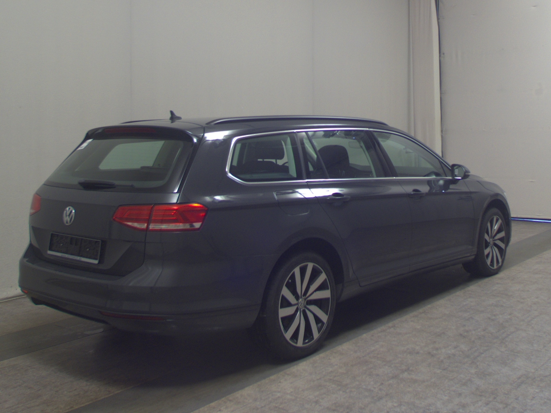 Volkswagen Passat Var. 2.0 TDI Comf. Navi LED AID RFK 4xShz 4