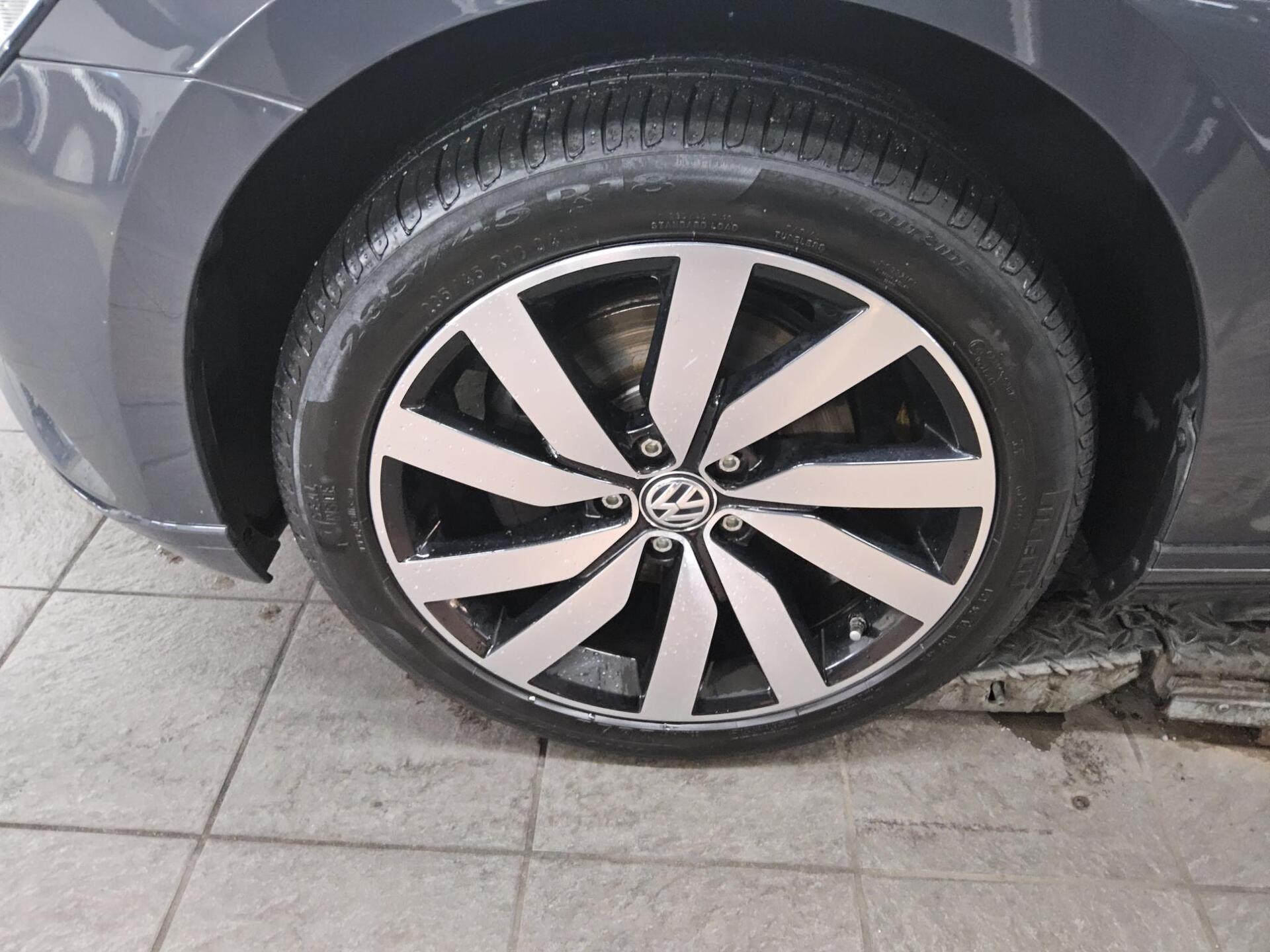 Volkswagen Passat Var. 2.0 TDI Comf. Navi LED AID RFK 4xShz 11