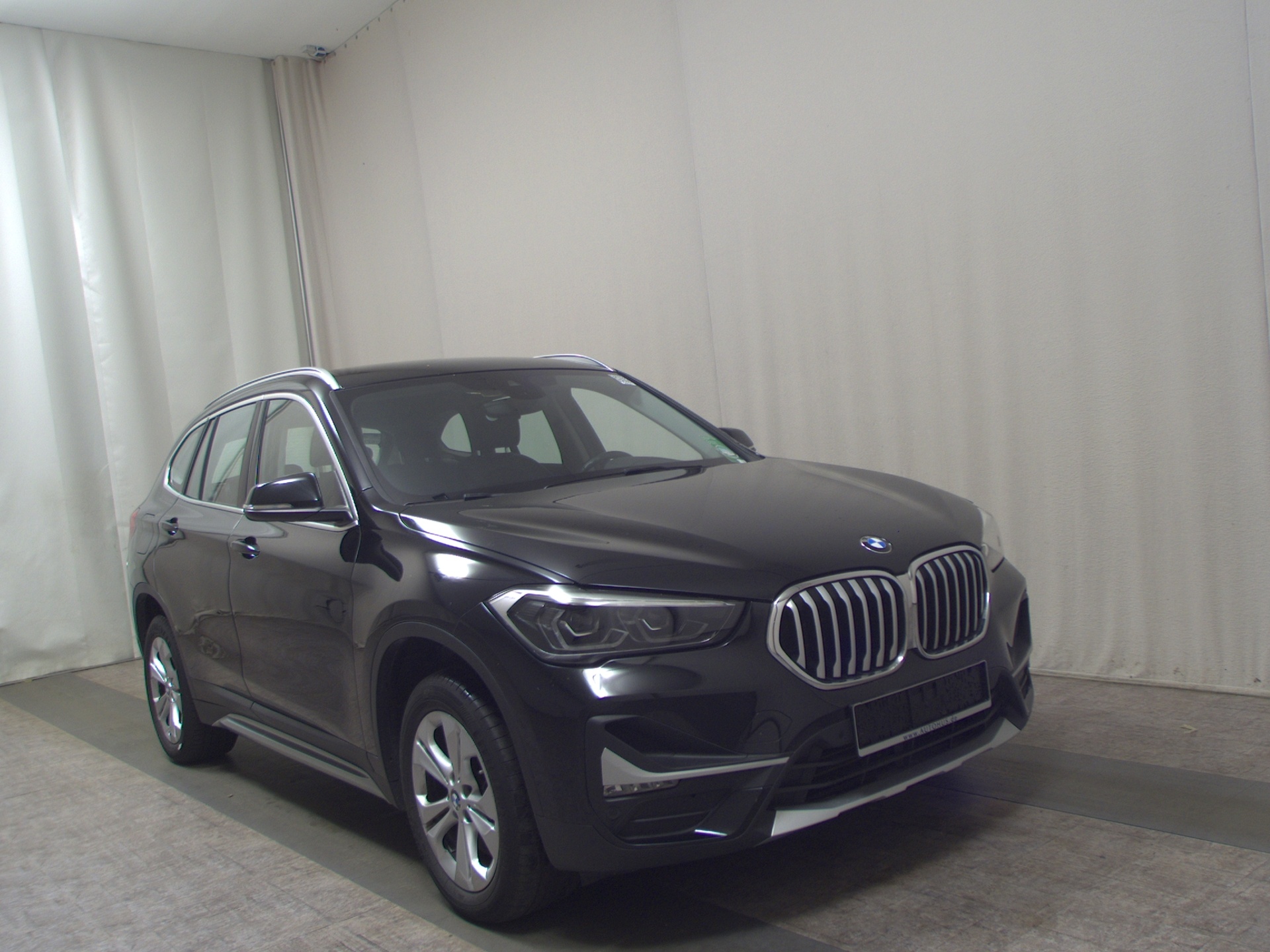 BMW X1 sDrive20d X-Line T-Leder Navi LED HiFi PDC 3