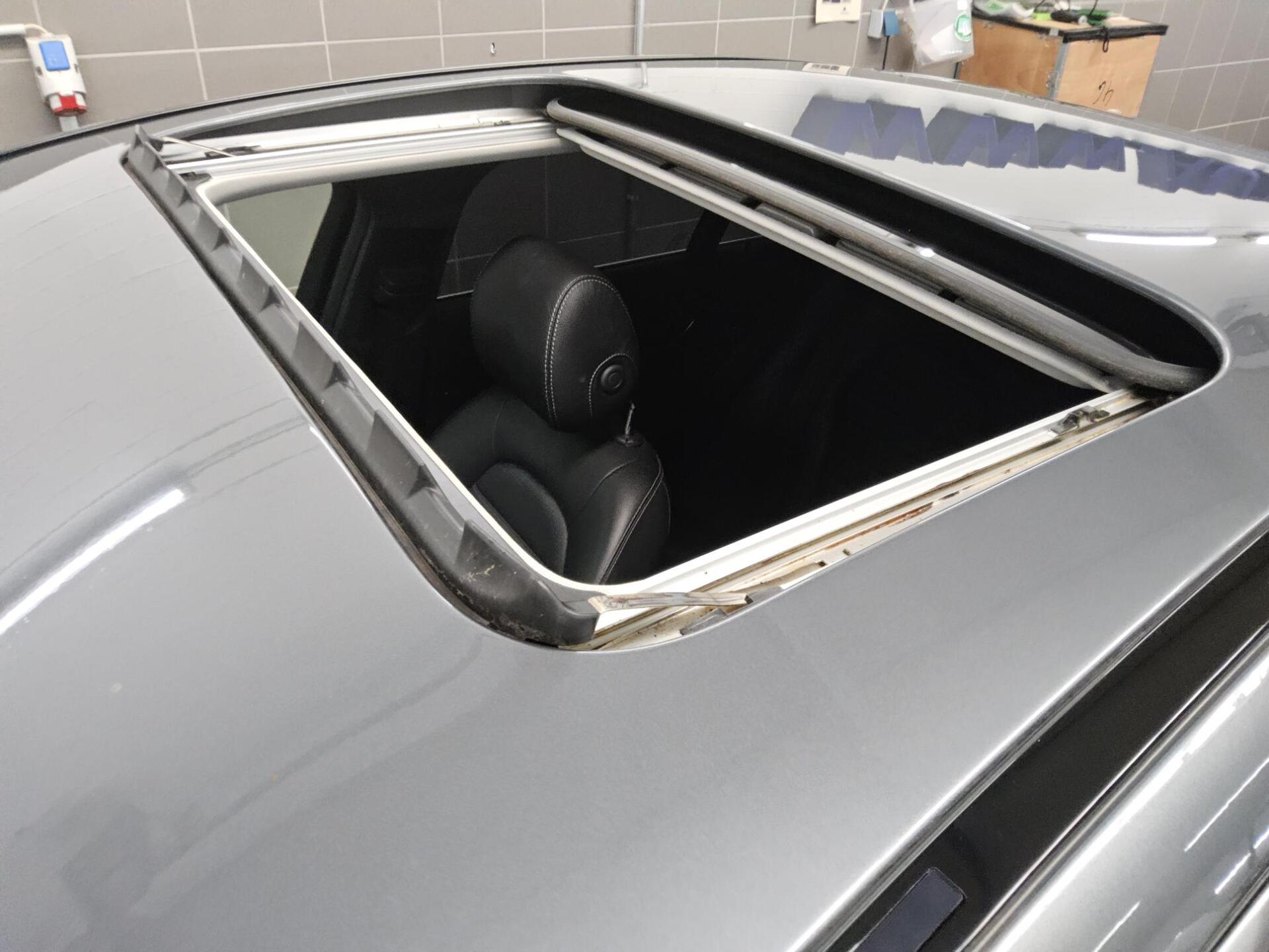 Mercedes-Benz C 300 Avantgarde Airm. Navi Multibeam GSD StHzg 12