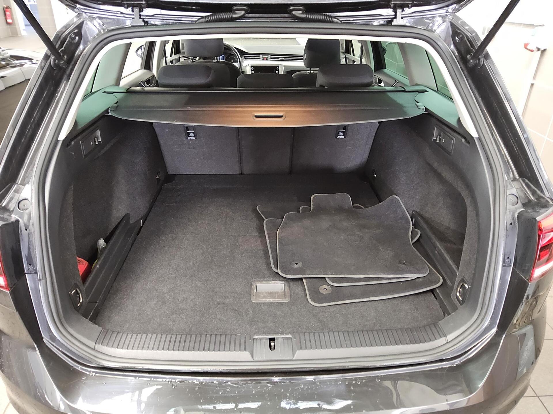 Volkswagen Passat Var. 2.0 TDI Navi LED ACC Shz Kamera 11