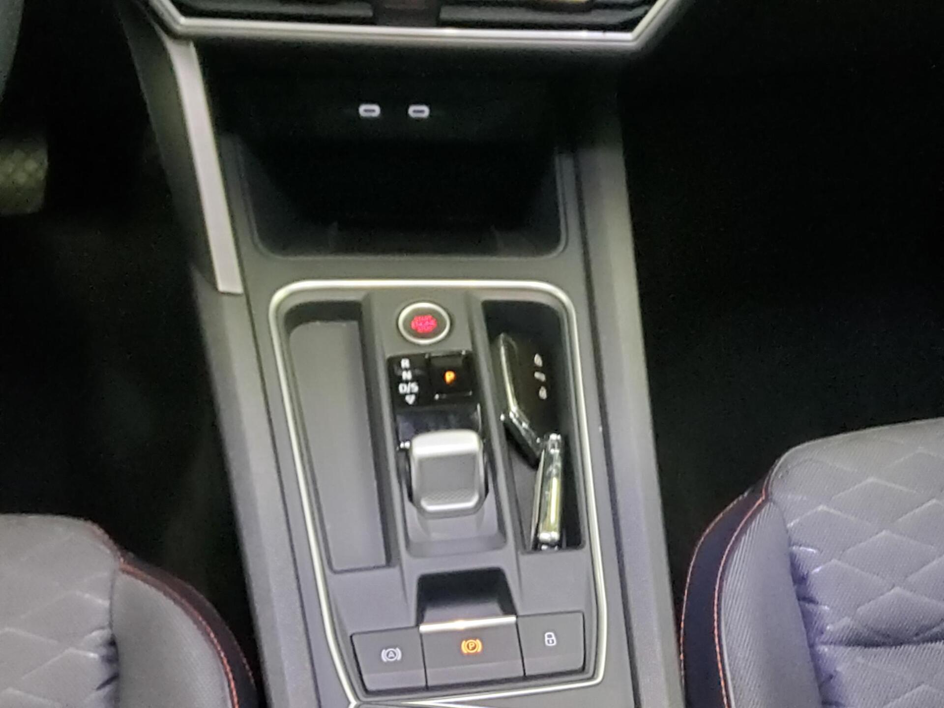 Seat Leon Sportstourer 1.5 eTSI FR AHK Navi vc RfK 6