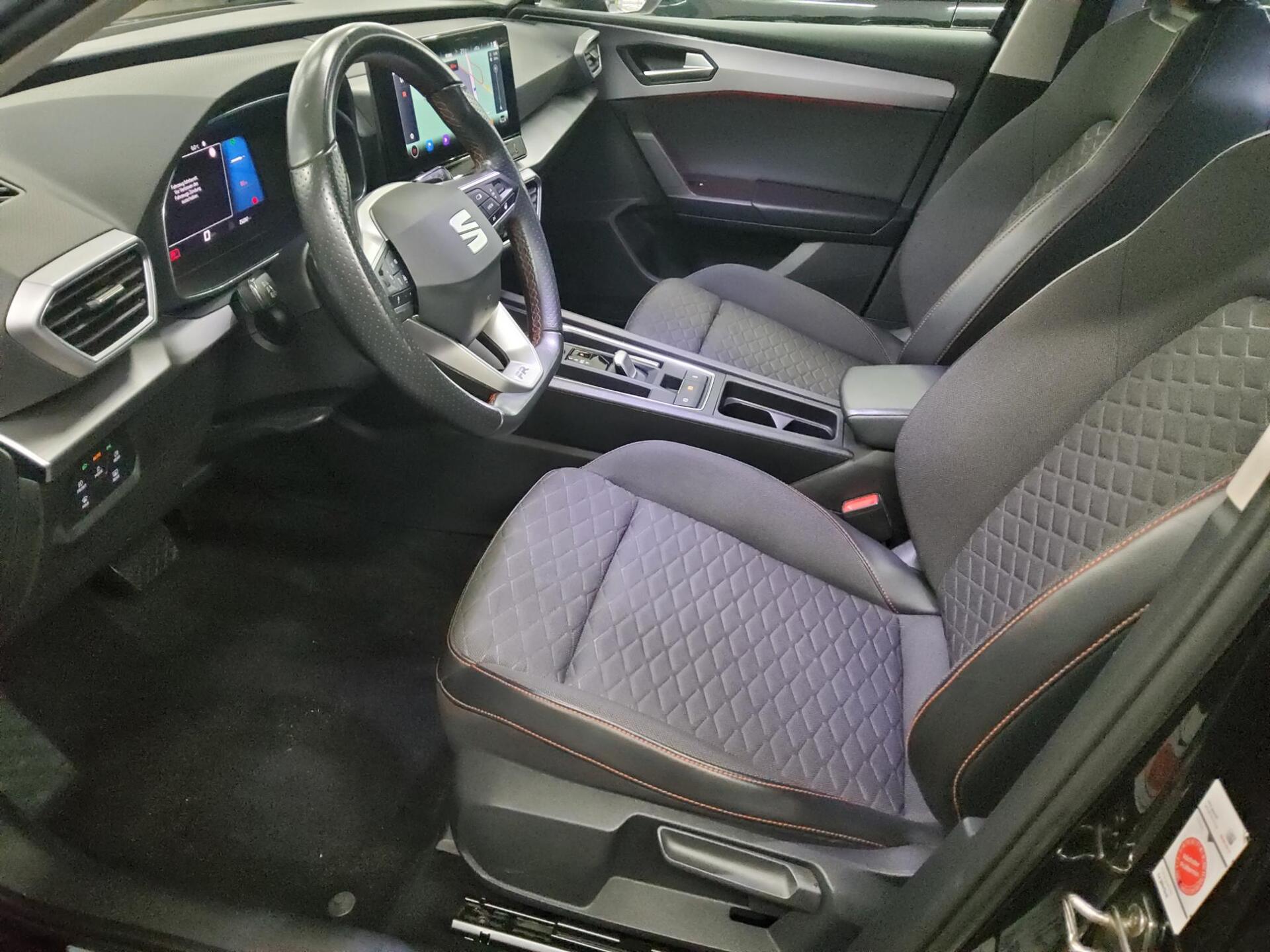 Seat Leon Sportstourer 1.5 eTSI FR AHK Navi vc RfK 9