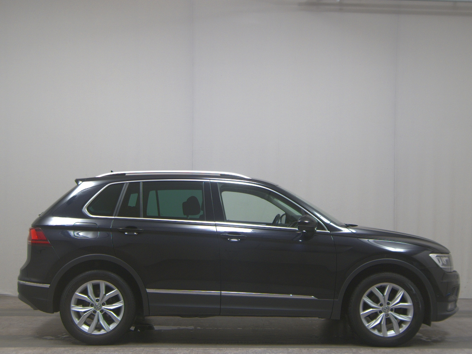 Volkswagen Tiguan 2.0 TDI Highline Navi AID LED RFK