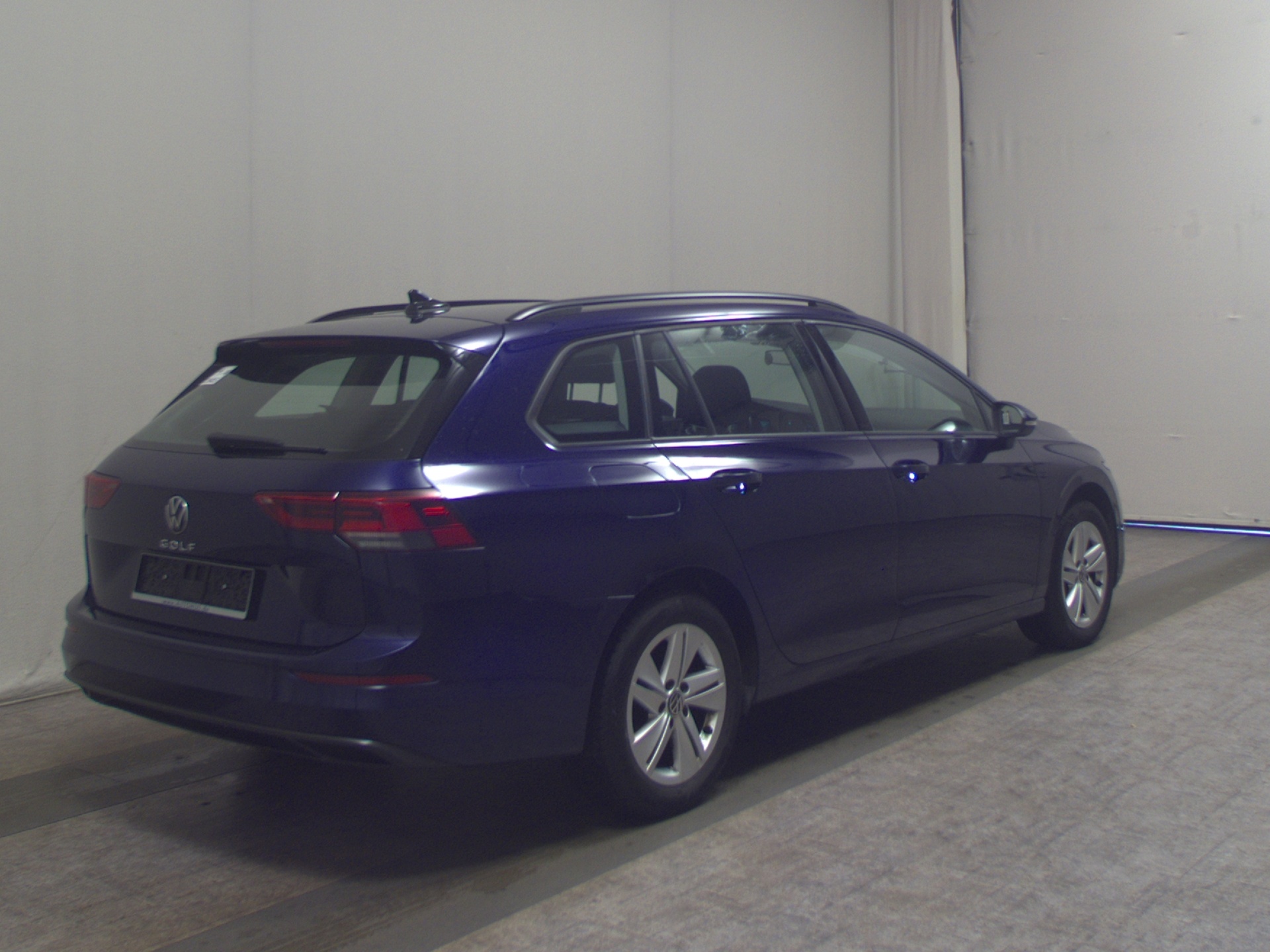 Volkswagen Golf-8 Var. 2.0 TDI Life Navi LED DC Shz 4