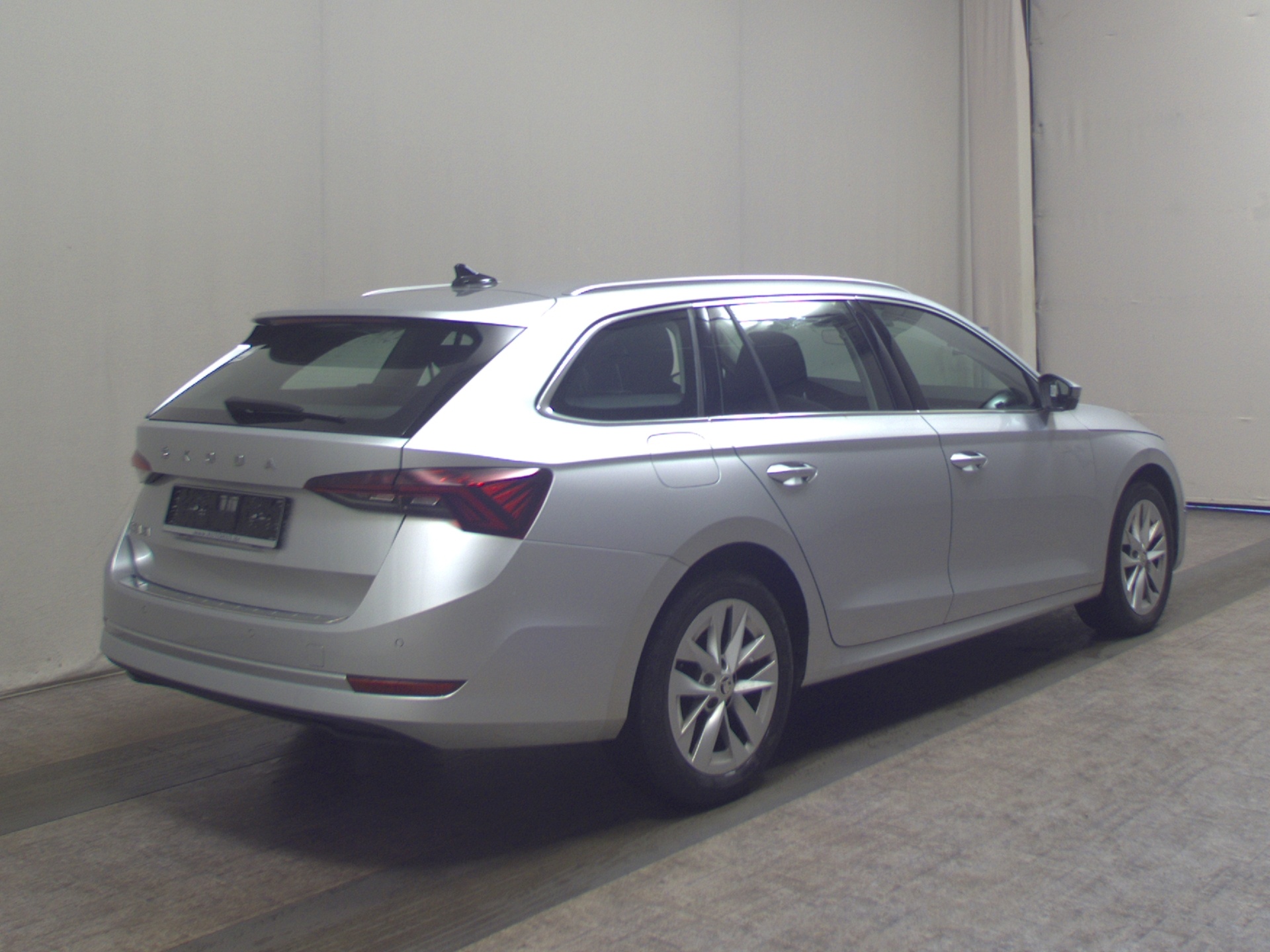 Skoda Octavia Kombi 2.0 TDI Style LED vc PDC Shz 4
