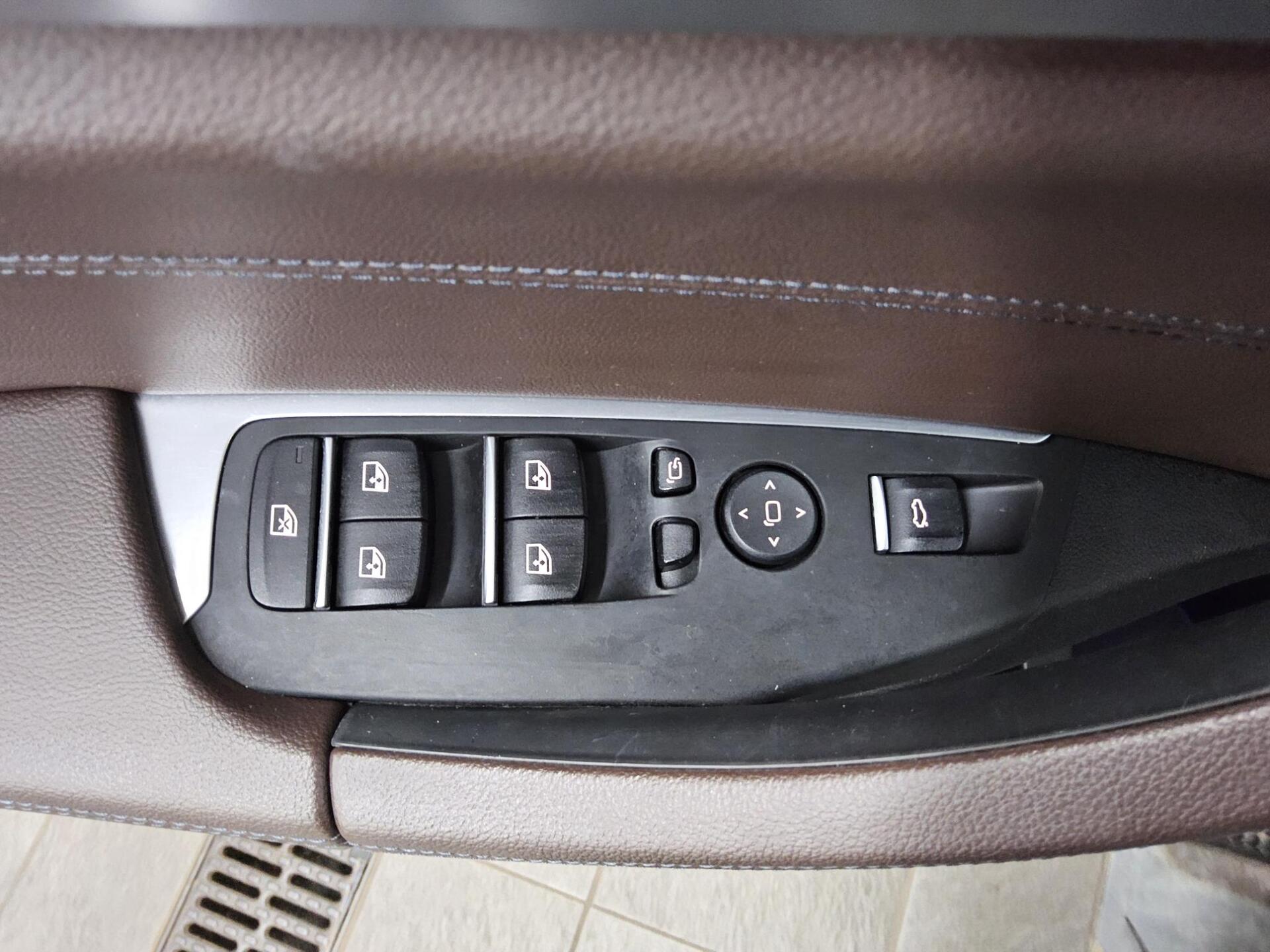 BMW X3 xDrive20d Navi LED+ Leder LC+ Pano RFK 9