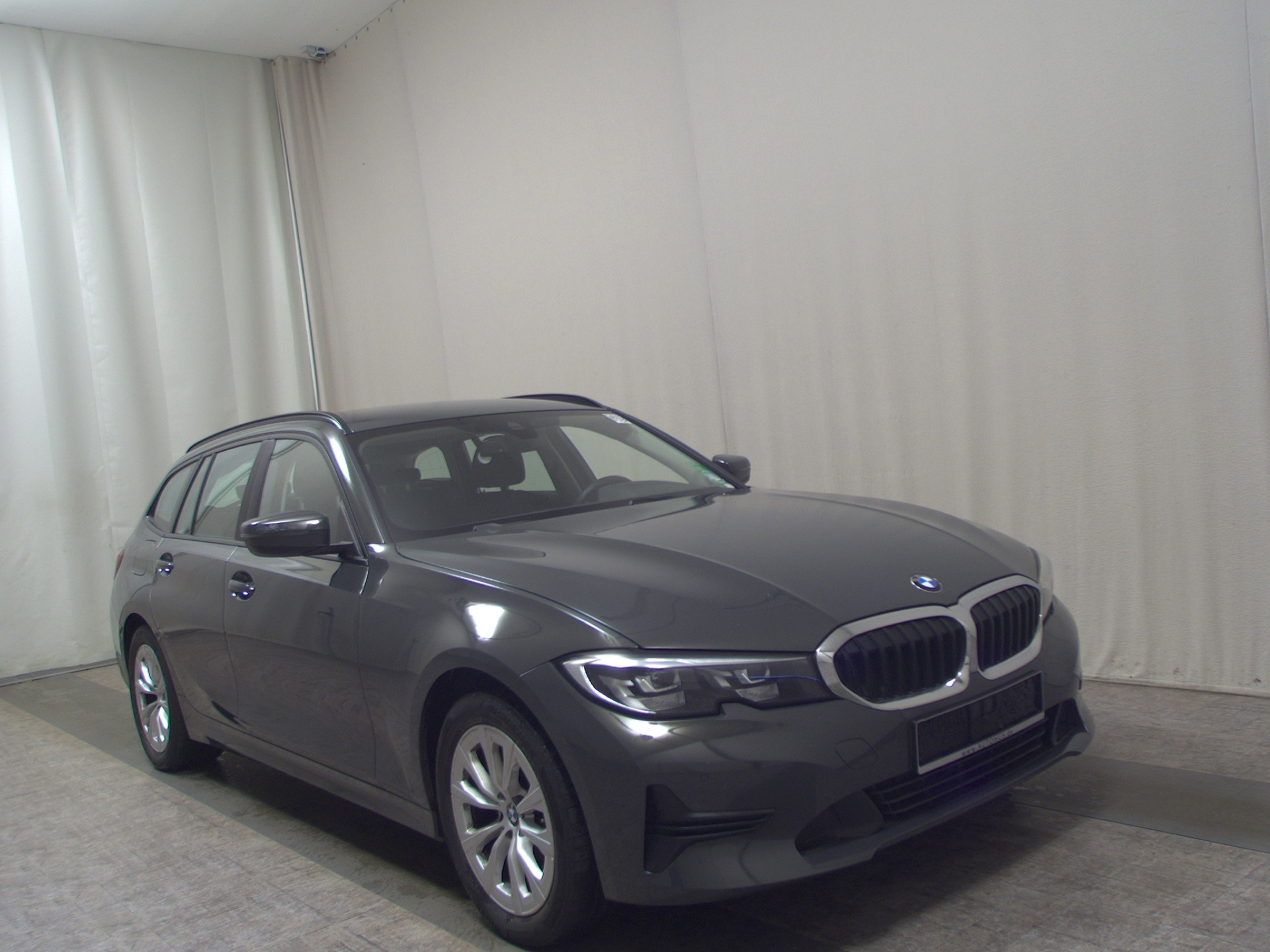 BMW 318d Touring Navi LED LC+ PDC Shz HiFi 3