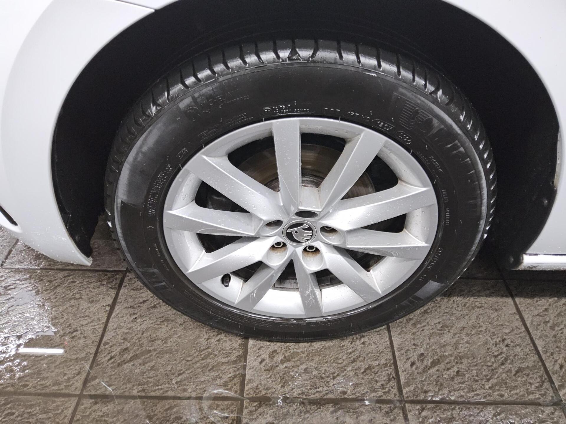 Skoda Scala 1.0 TSI Ambition Navi vc LED SHZ 11