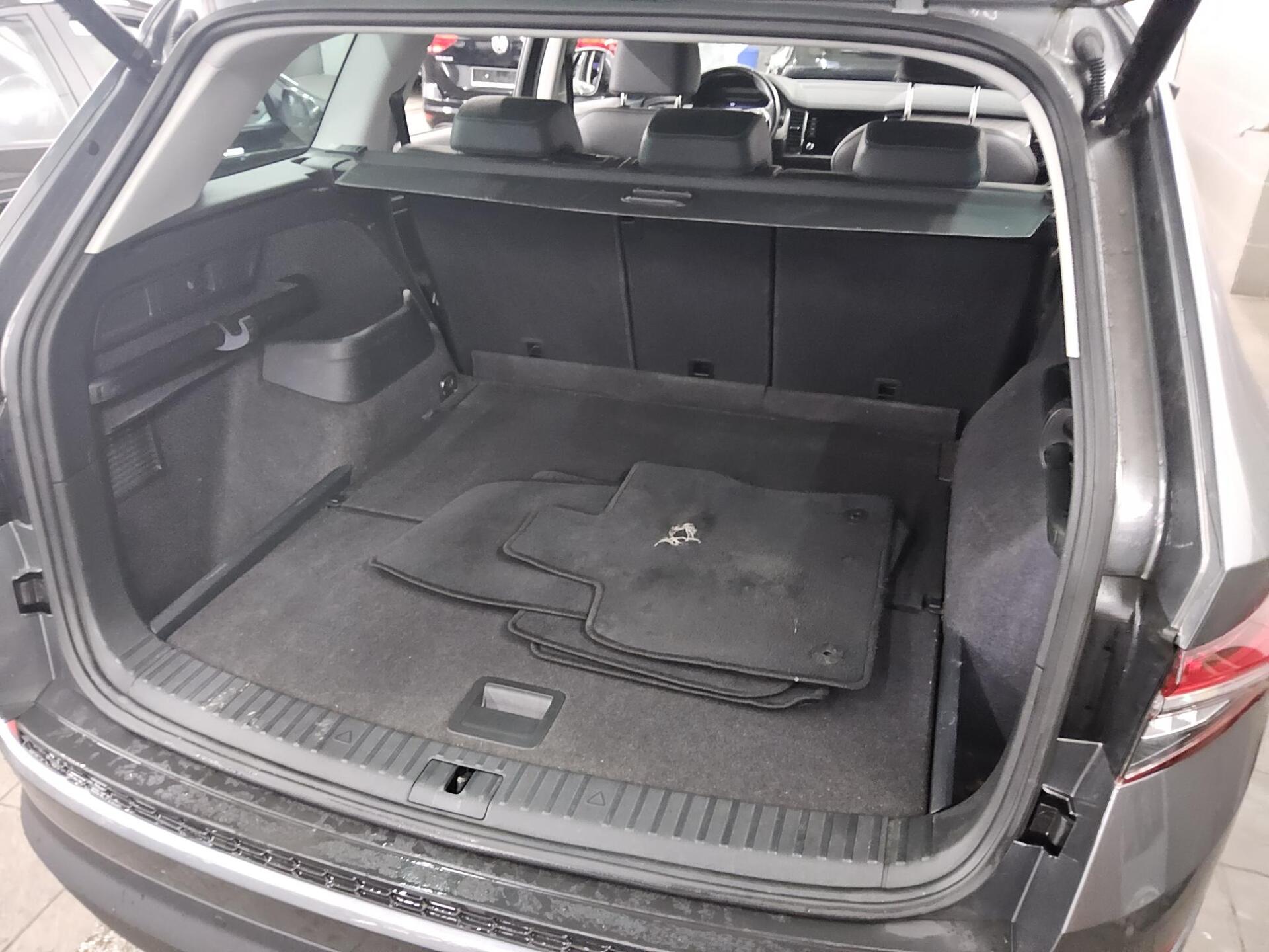 Skoda Kodiaq 2.0 TDI Style T-Leder Navi LED vc RFK AHK 12