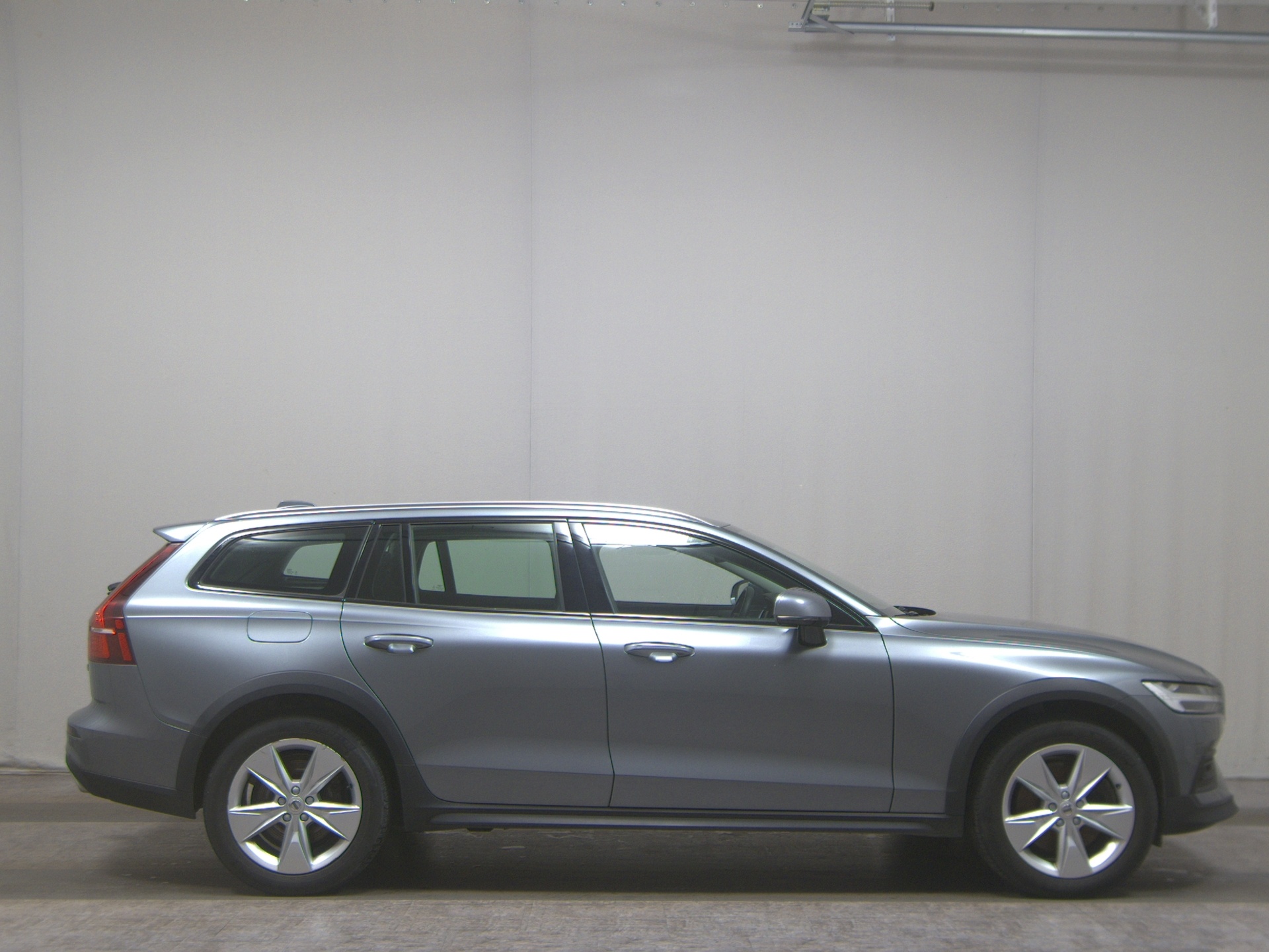 Volvo V60 Cross Country B4 D AWD Pro Navi LED AHk