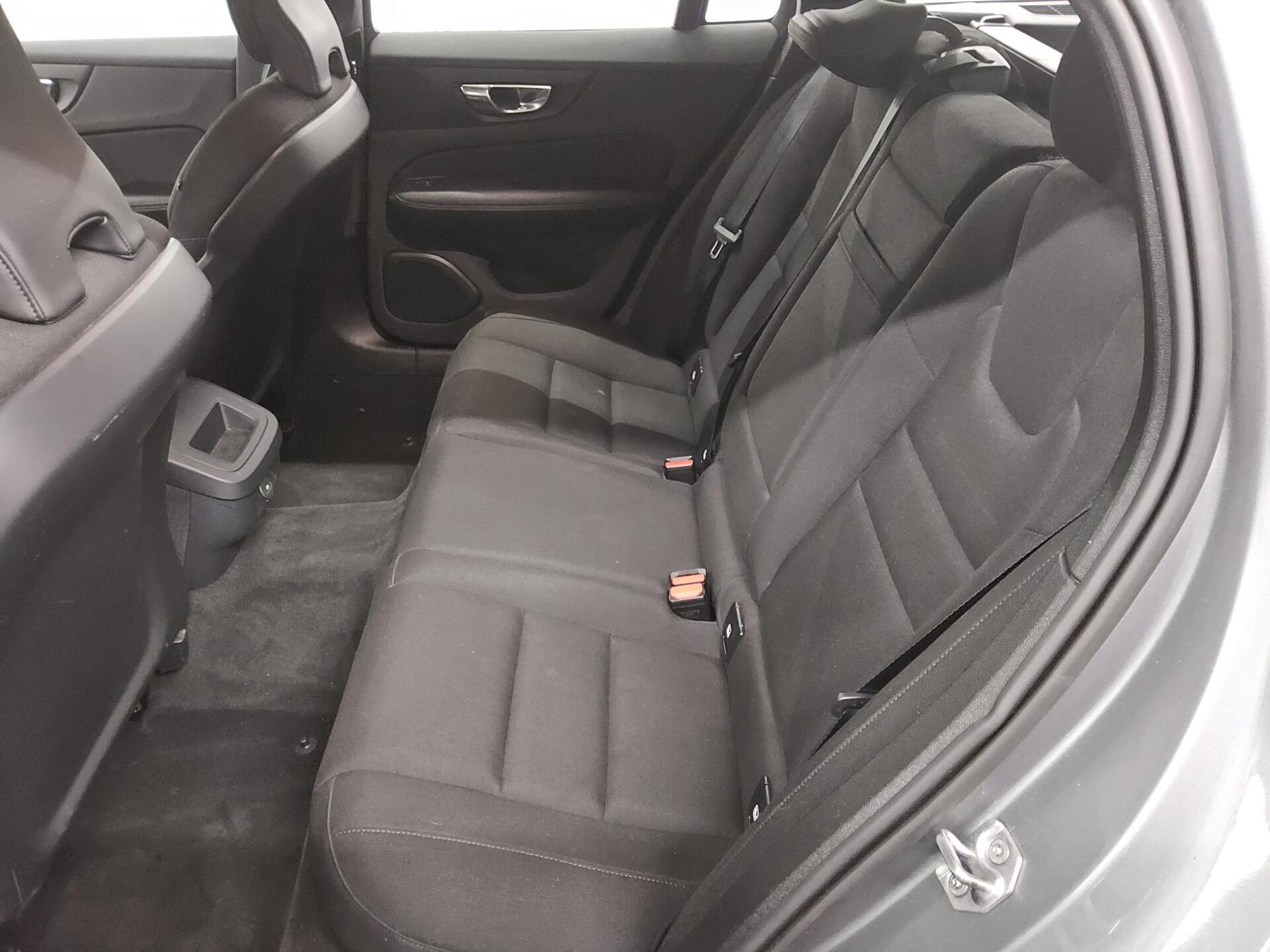 Volvo V60 Cross Country B4 D AWD Pro Navi LED AHk 13