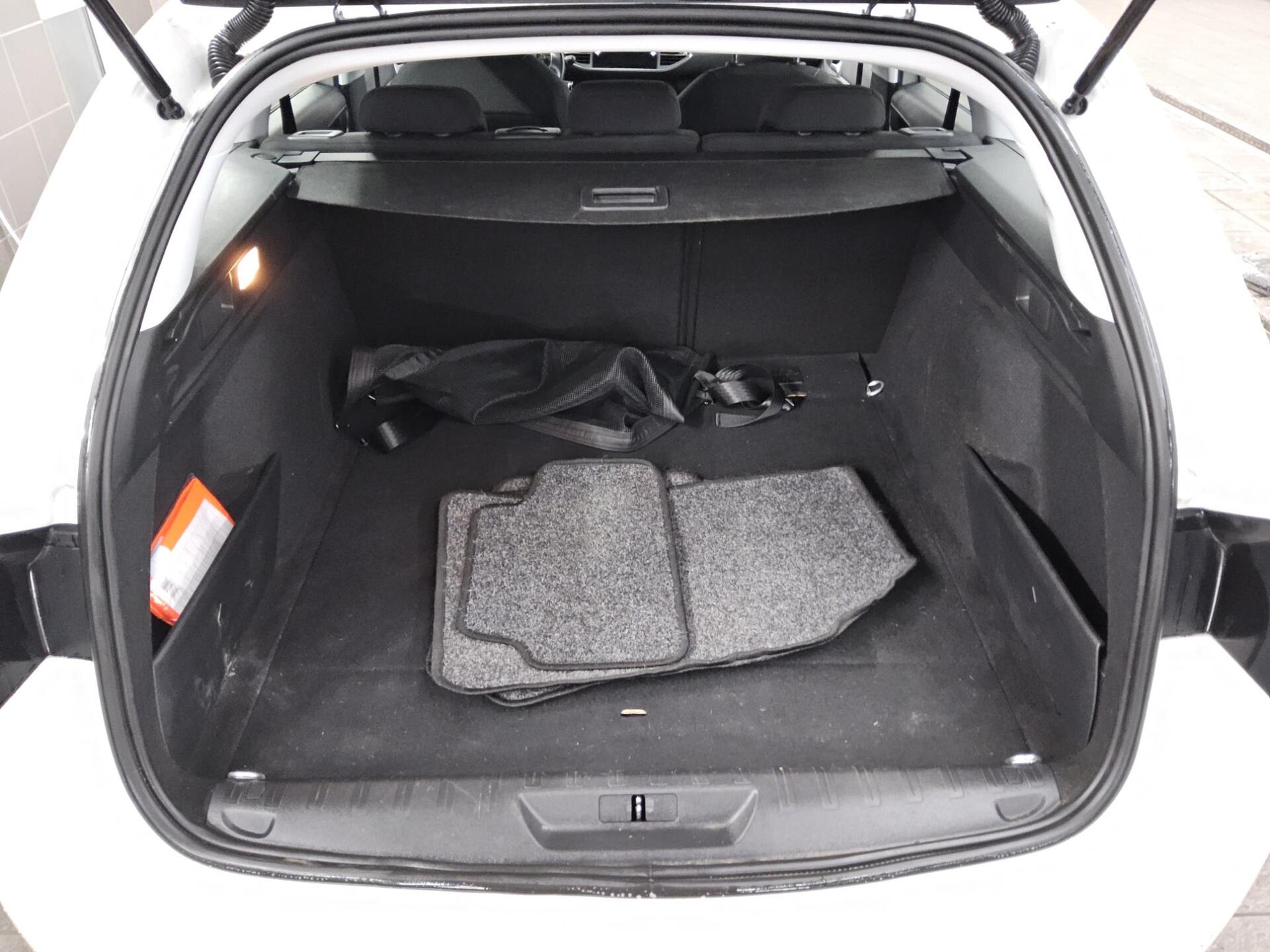 Peugeot 308 1.5 BlueHDI Active Navi Shz PDC Tempomat 11