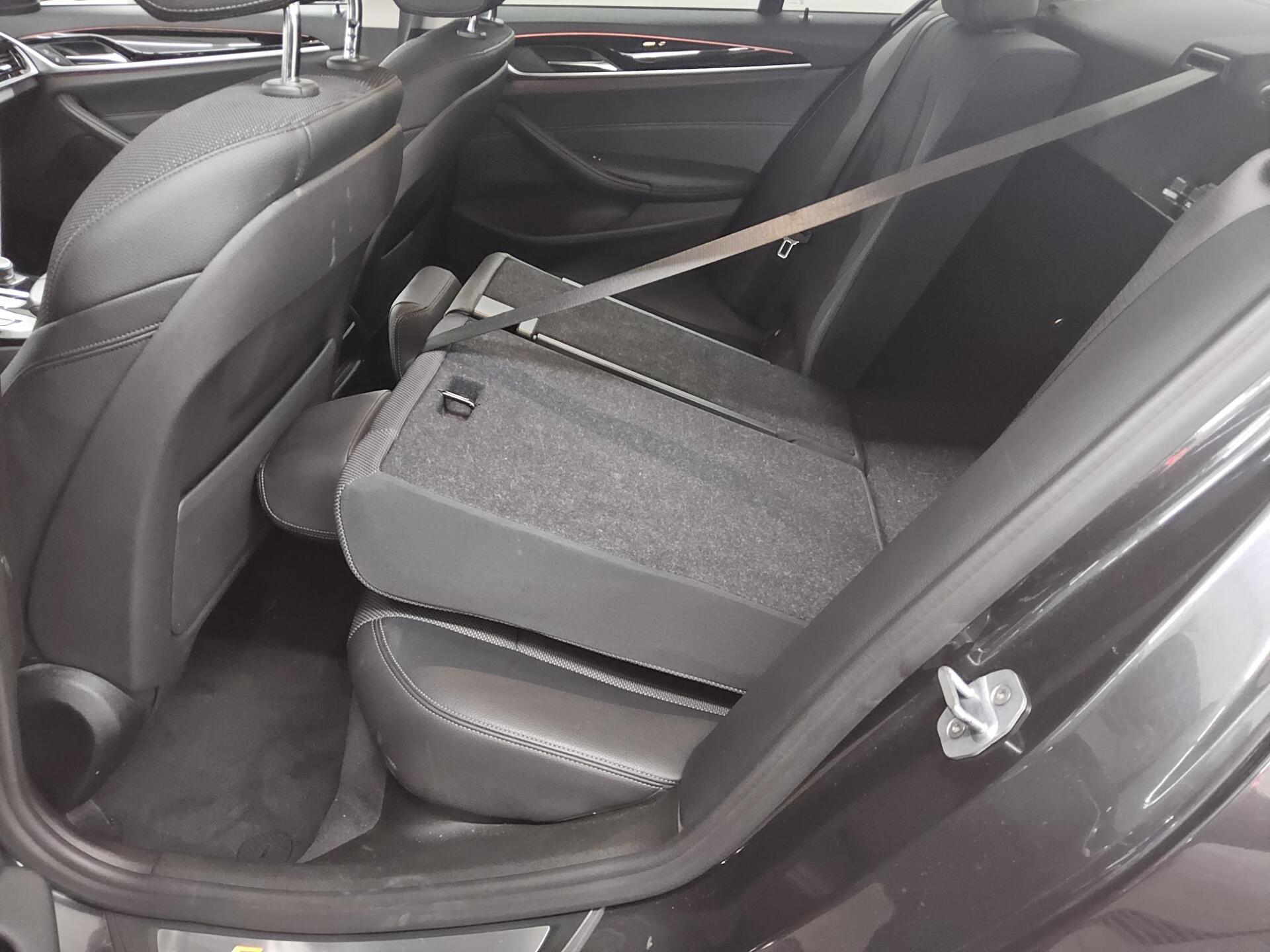 BMW 520dA xDr Sport-Line T-Leder Navi LED RFK Shz 12