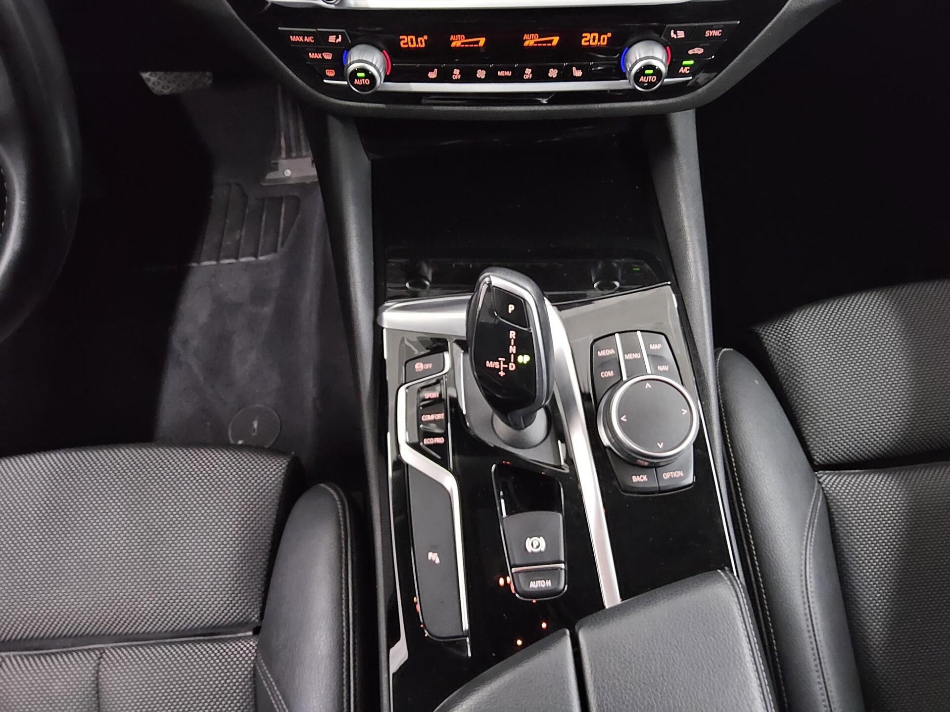 BMW 520dA xDr Sport-Line T-Leder Navi LED RFK Shz 6