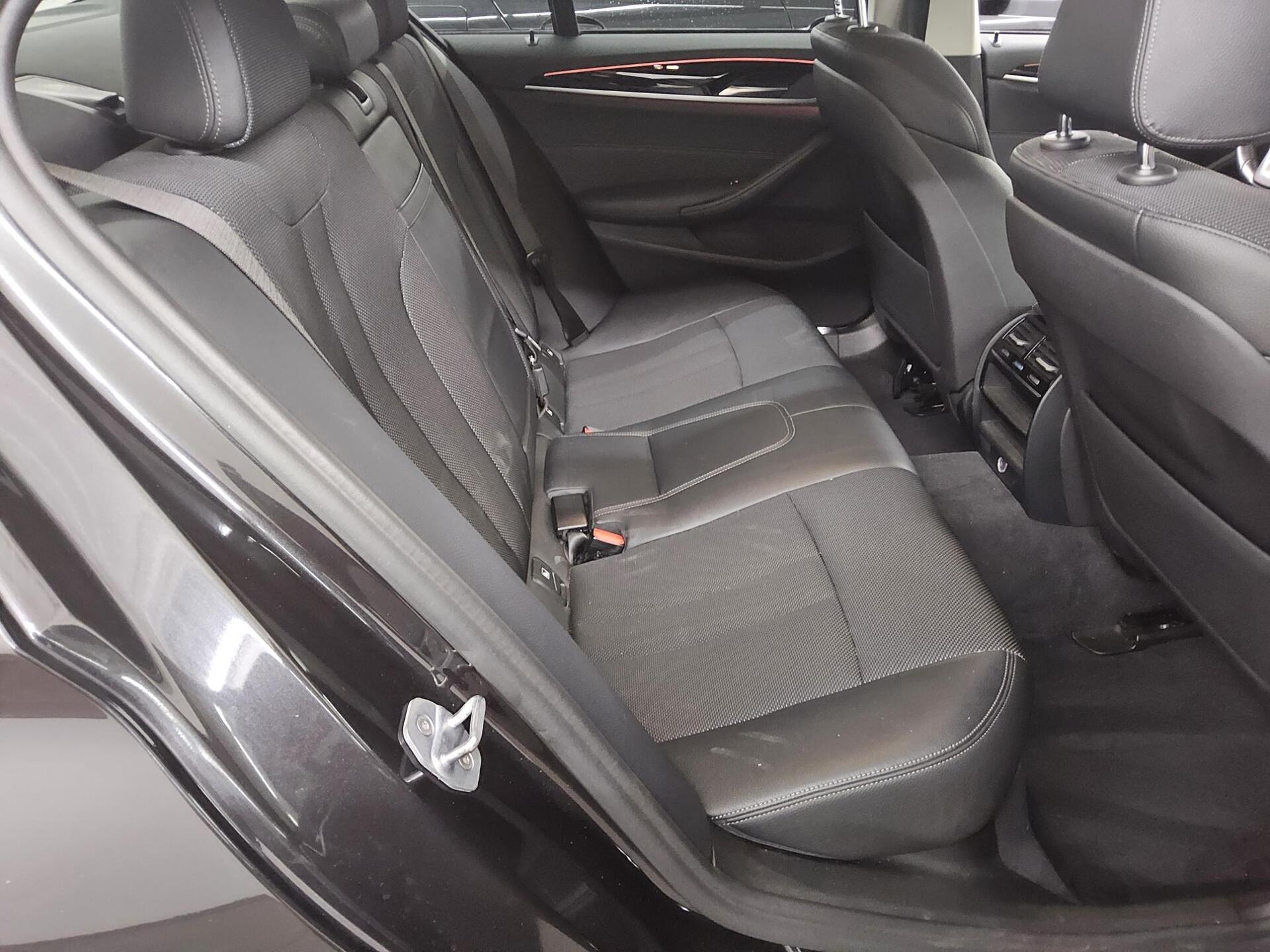 BMW 520dA xDr Sport-Line T-Leder Navi LED RFK Shz 13