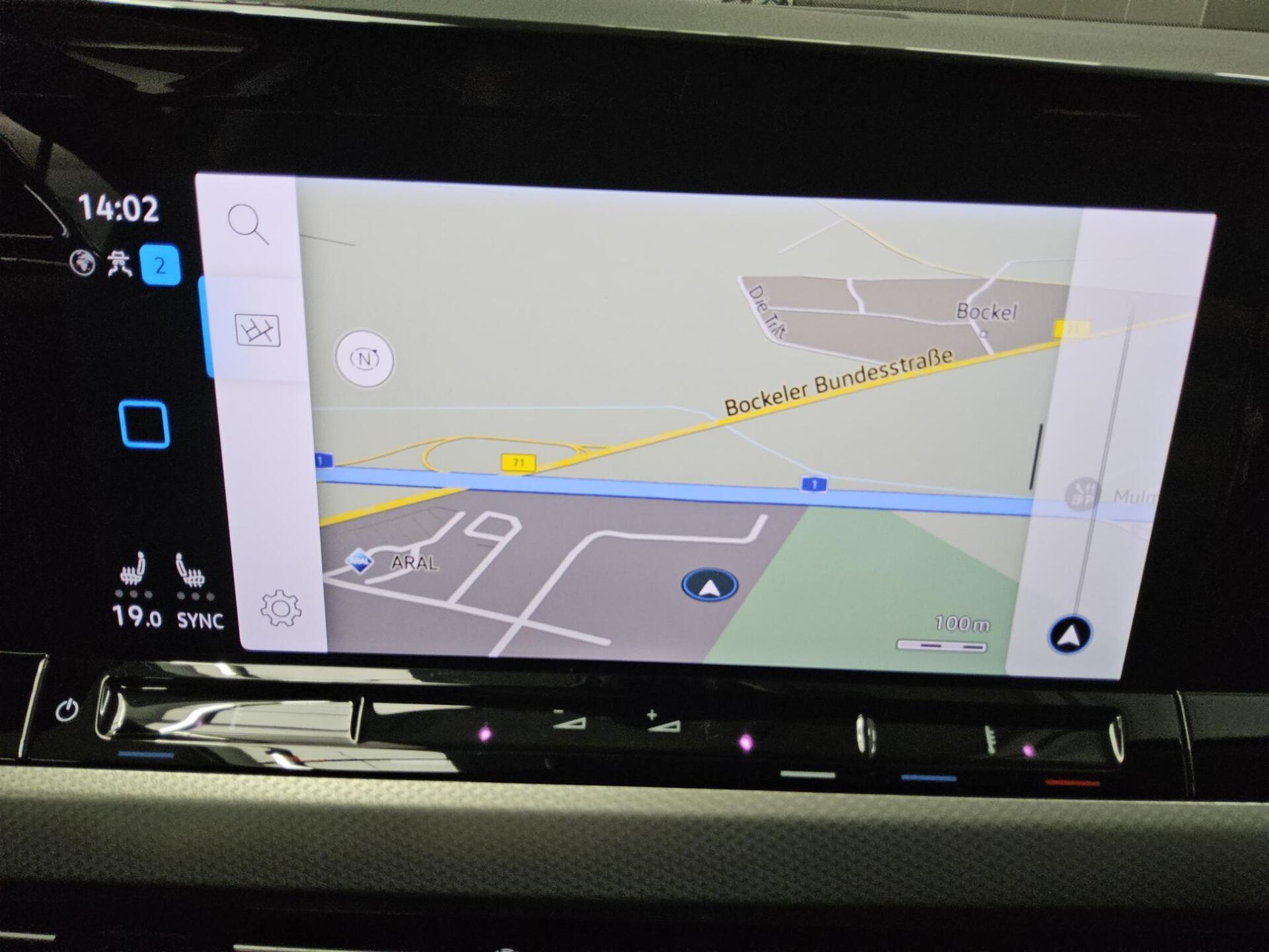 Volkswagen Golf-8 Var. 1.5 TSI Move Navi LED Shz DC PDC 7