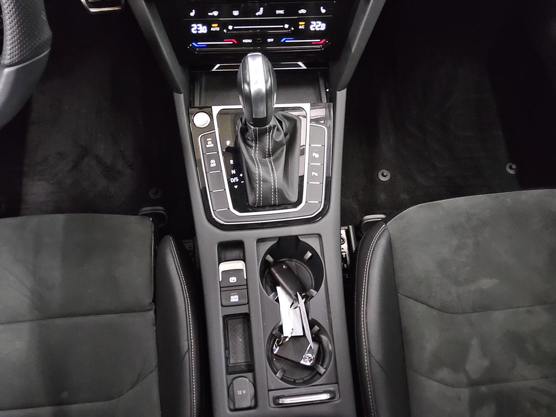 Volkswagen Arteon SB 2.0 TDI 4M R-Line Navi LED DC Pano RFK 6