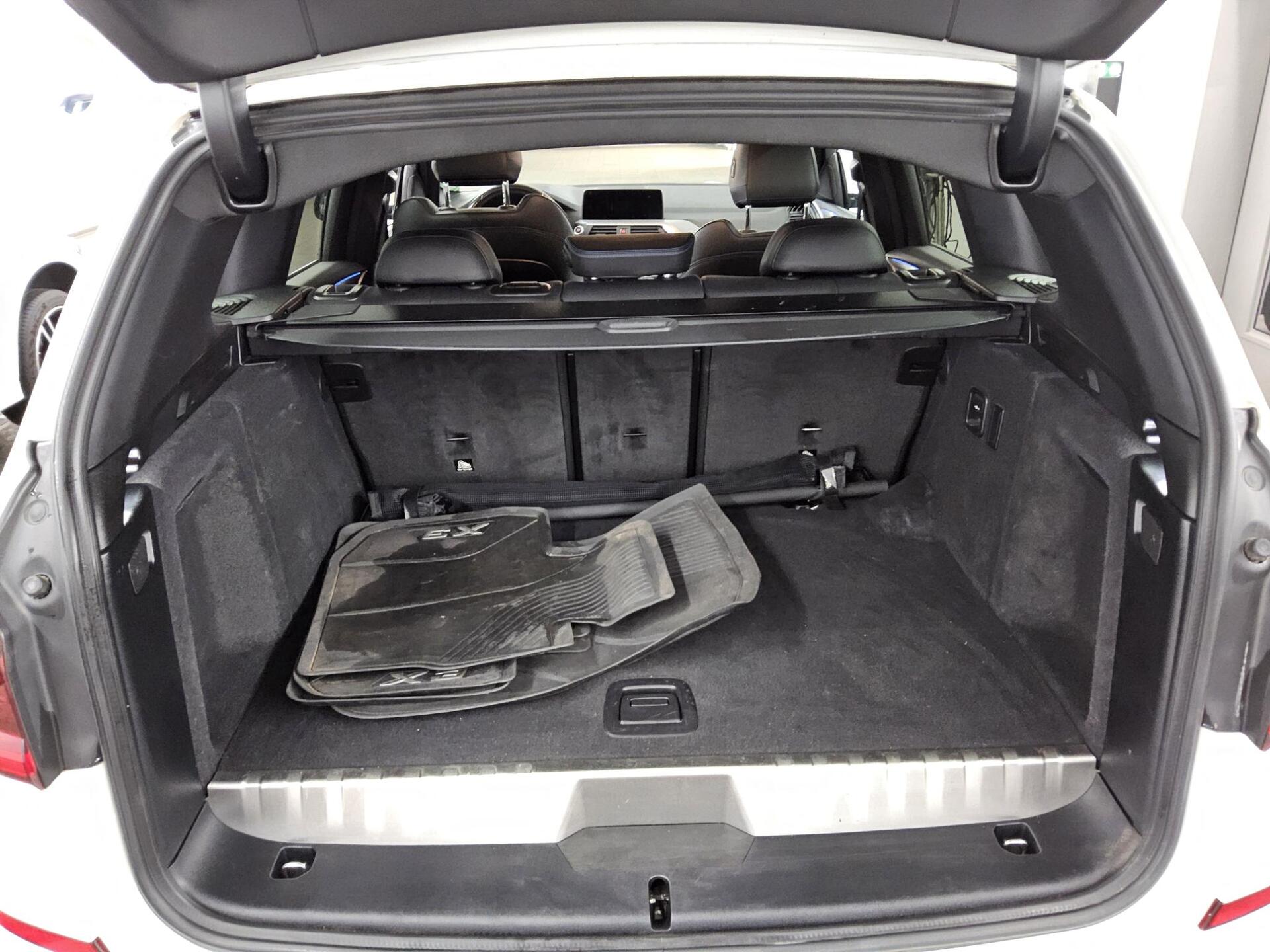 BMW X3 xDrive30e M-Sport Navi LED+ LC-Pro HuD Hifi 12