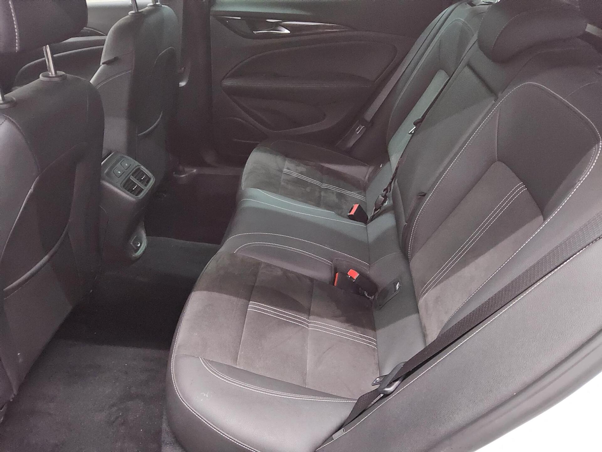 Opel Insignia ST 2.0 CDTI 4x4 Ultimate Navi LED HuD 13