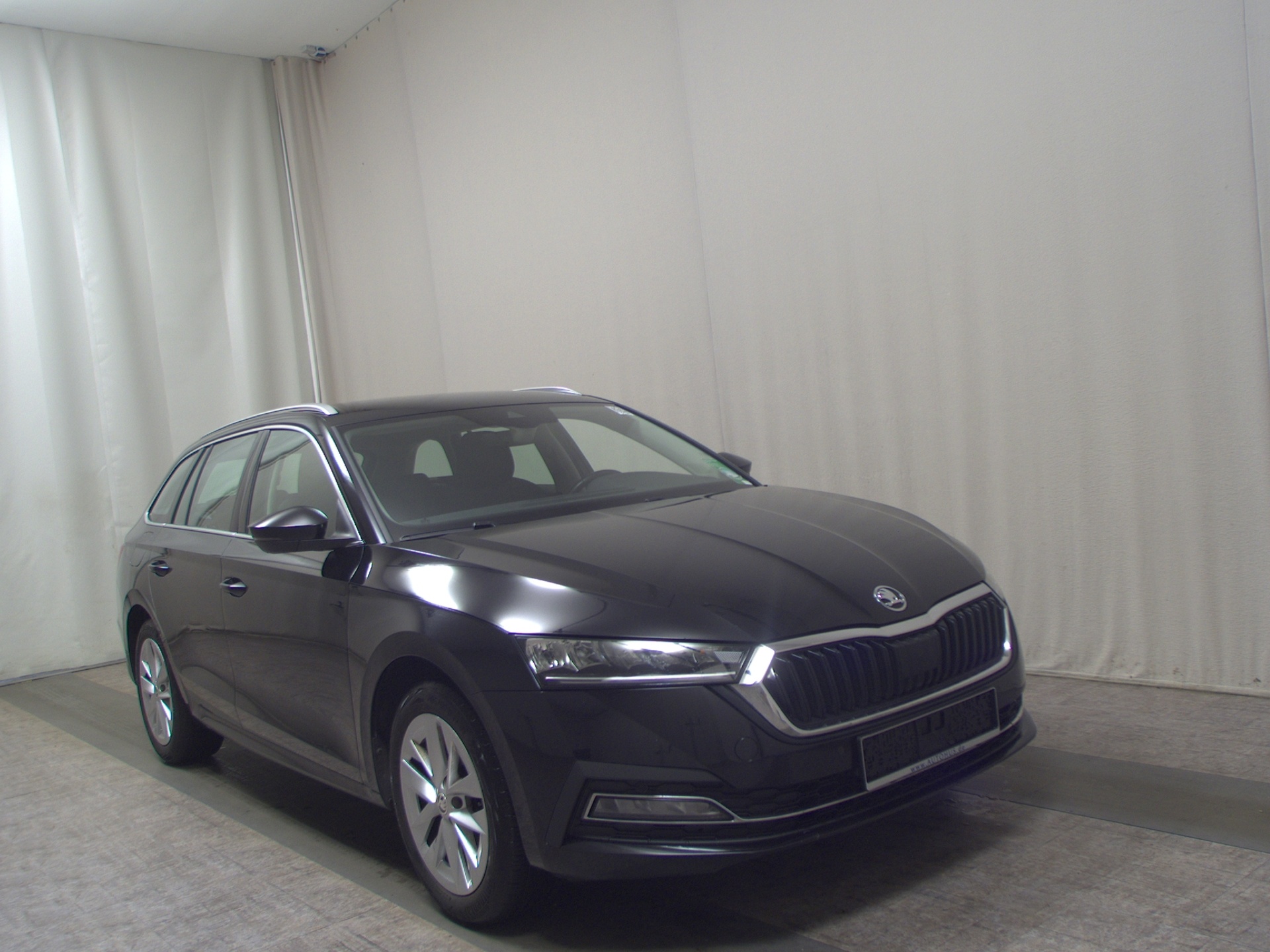 Skoda Octavia Kombi 2.0 TDI Style Navi LED vc AHK ACC 3