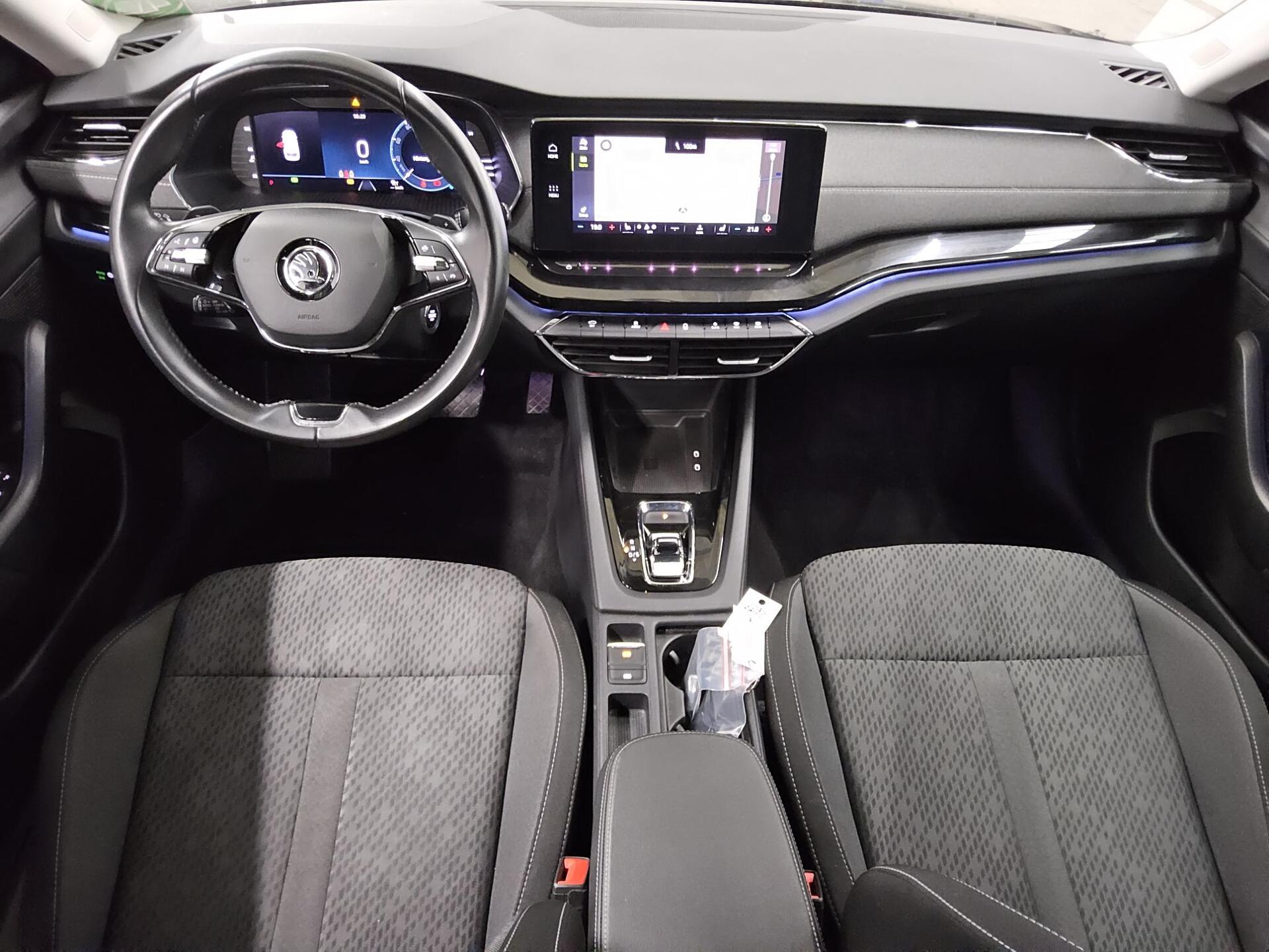 Skoda Octavia Kombi 2.0 TDI Style Navi LED vc AHK ACC 5