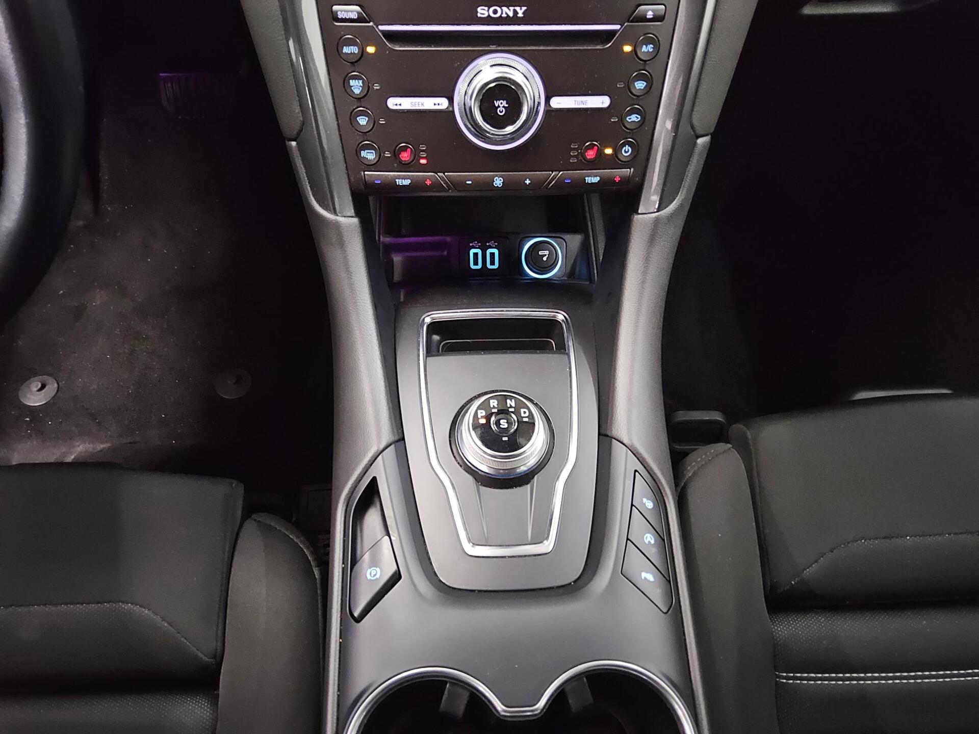 Ford Mondeo Turnier 2.0 EB Titanium Navi LED PDC Shz 6