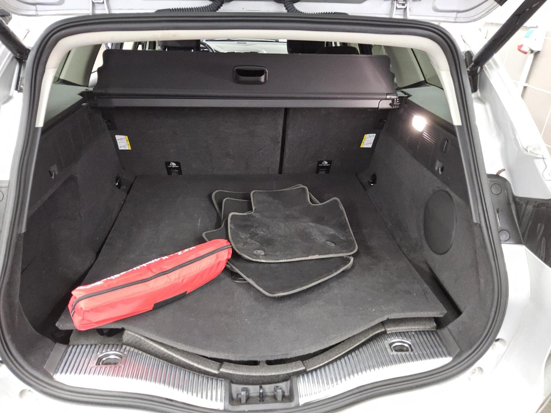 Ford Mondeo Turnier 2.0 EB Titanium Navi LED PDC Shz 11