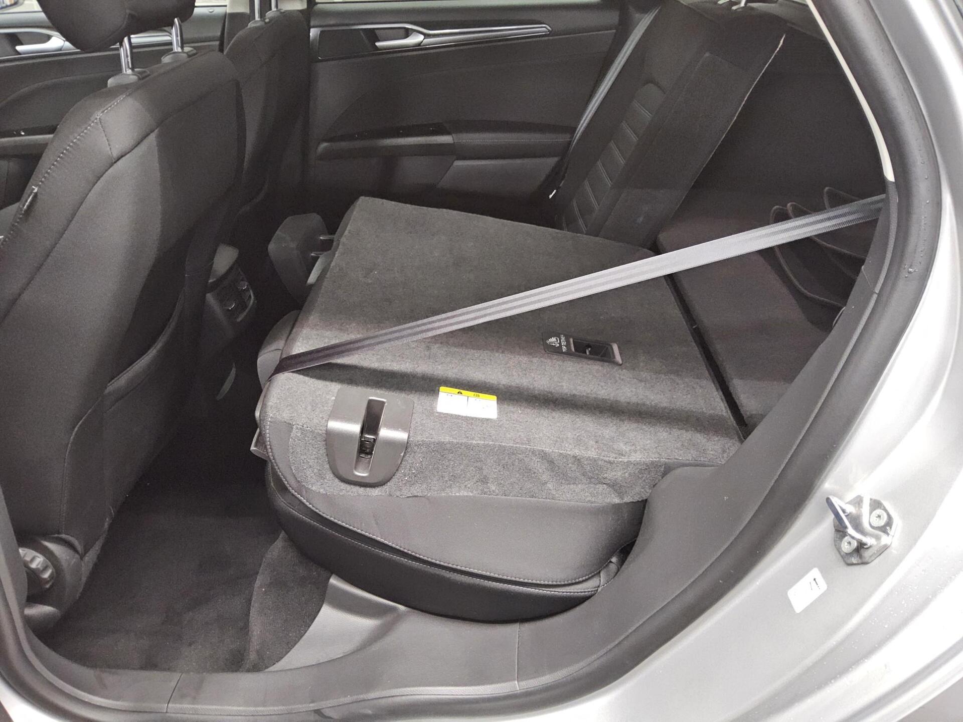 Ford Mondeo Turnier 2.0 EB Titanium Navi LED PDC Shz 12