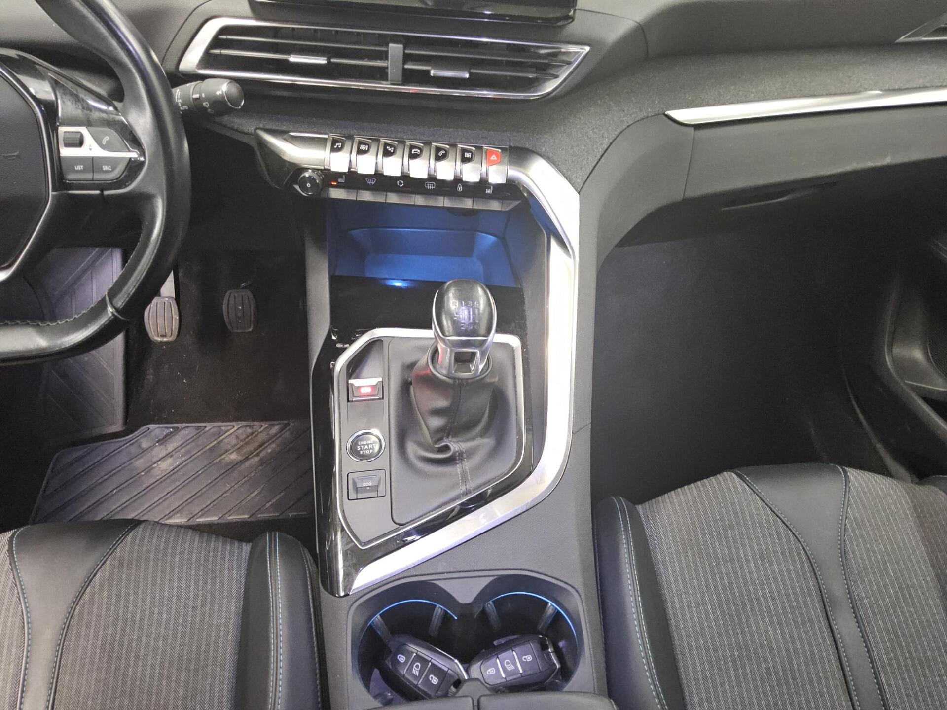 Peugeot 3008 1.5 BlueHDI Allure T-Leder Navi LED RFK Shz 6