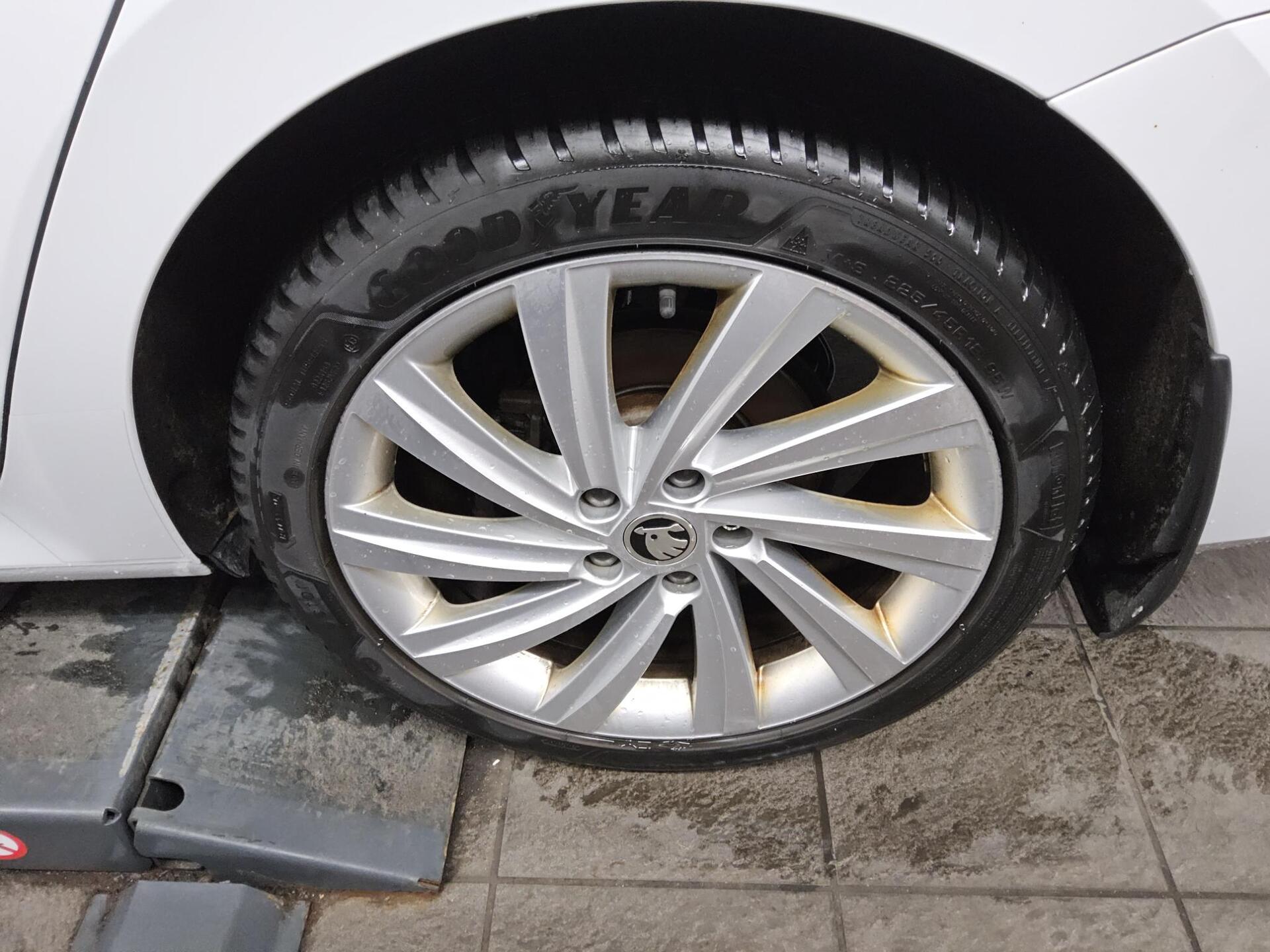 Skoda Octavia Kombi 1.4 TSI iV Style Navi LED vc RFK 11