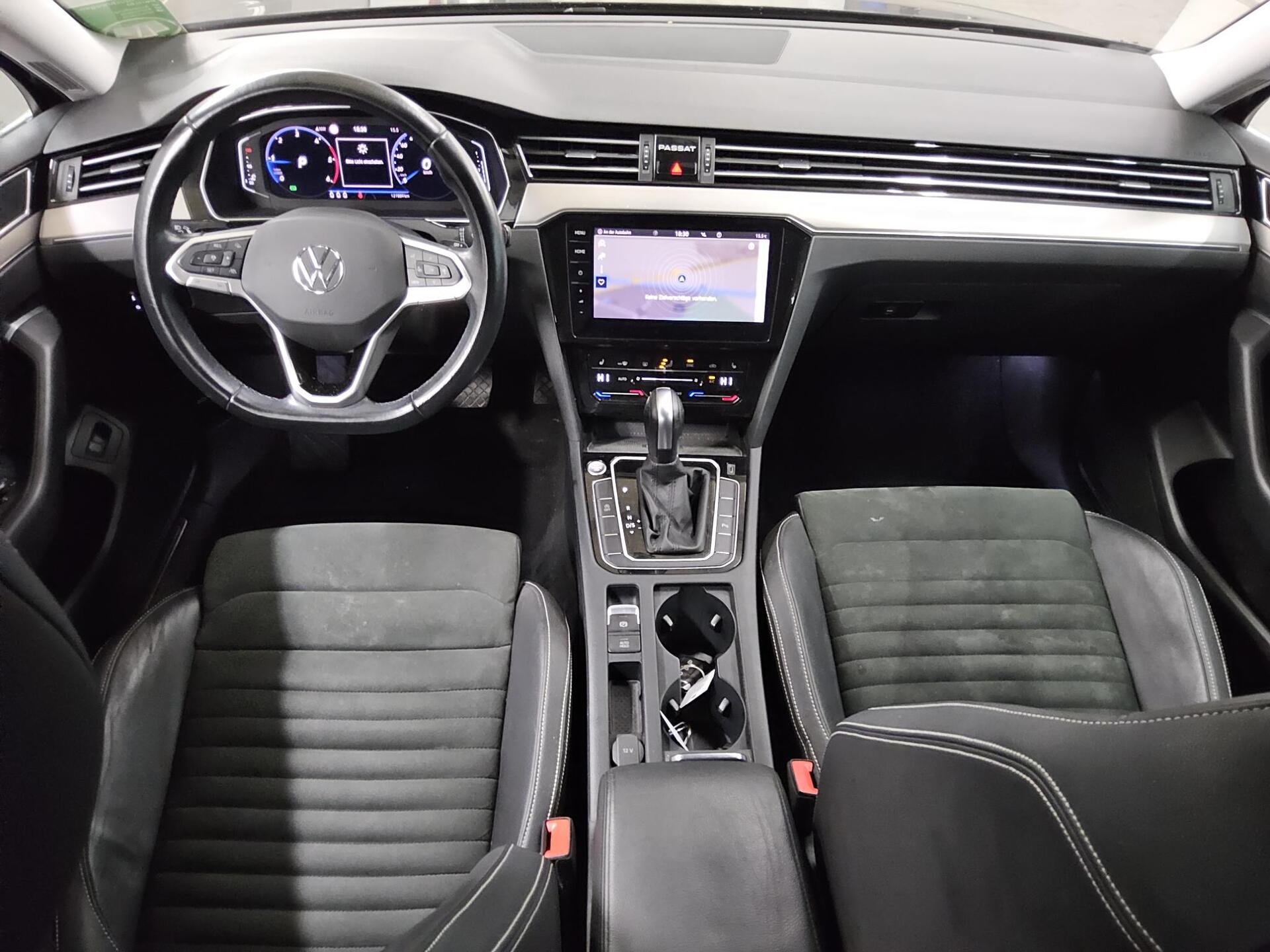 Volkswagen Passat Var. 2.0 TDI Elegance Navi AID LED AHK 5