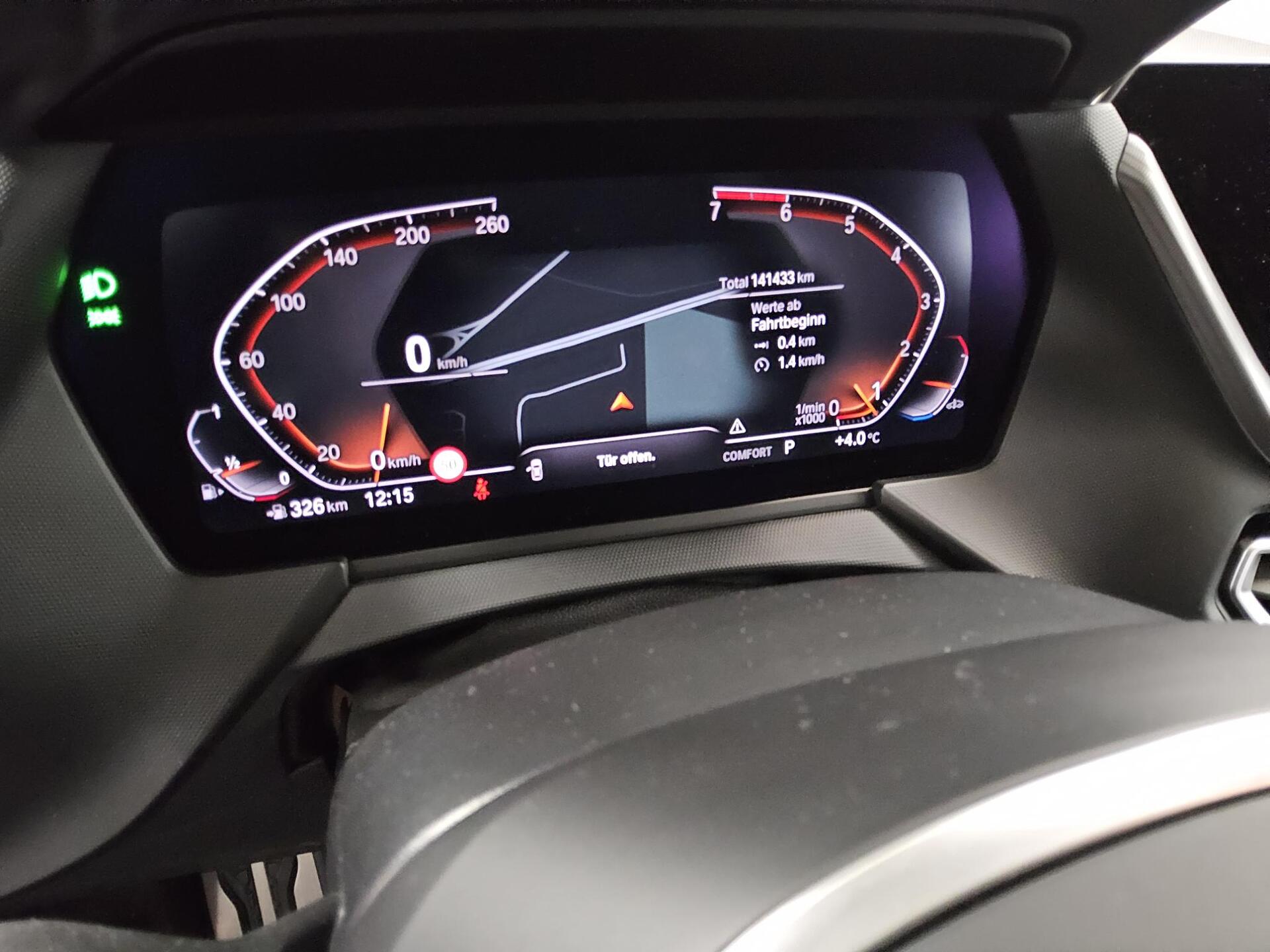 BMW 120iA M-Sport Navi LED Shz PDC Tempomat 10