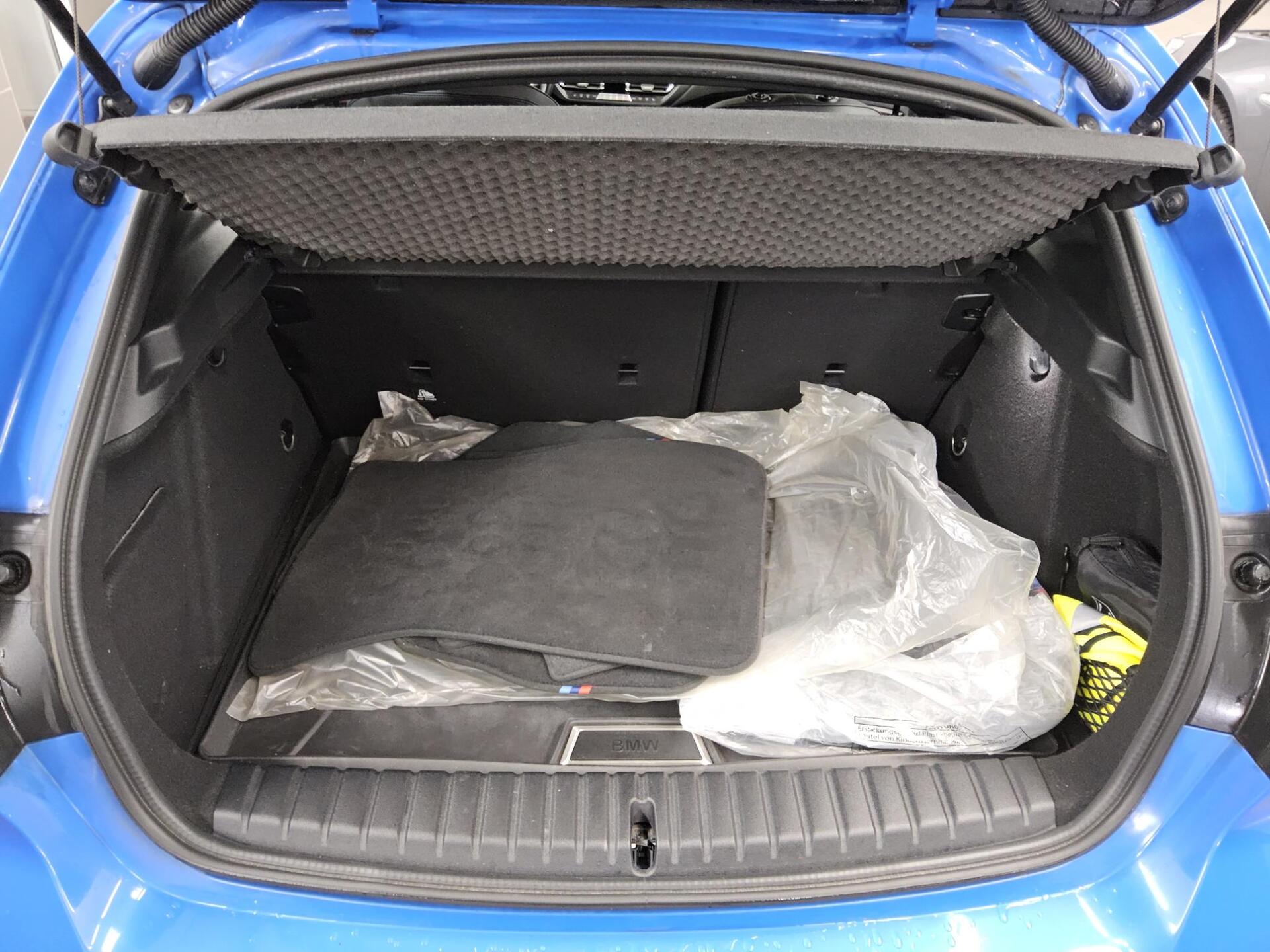 BMW 120iA M-Sport Navi LED Shz PDC Tempomat 12