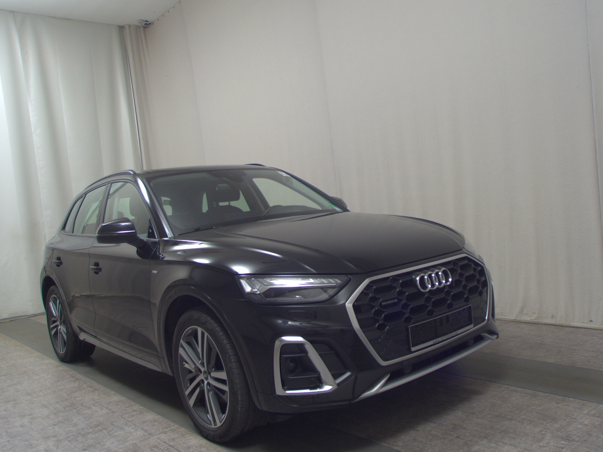 Audi Q5 50 TDI Qu. S-Line Navi LED vc+ Pano HuD AHK 3