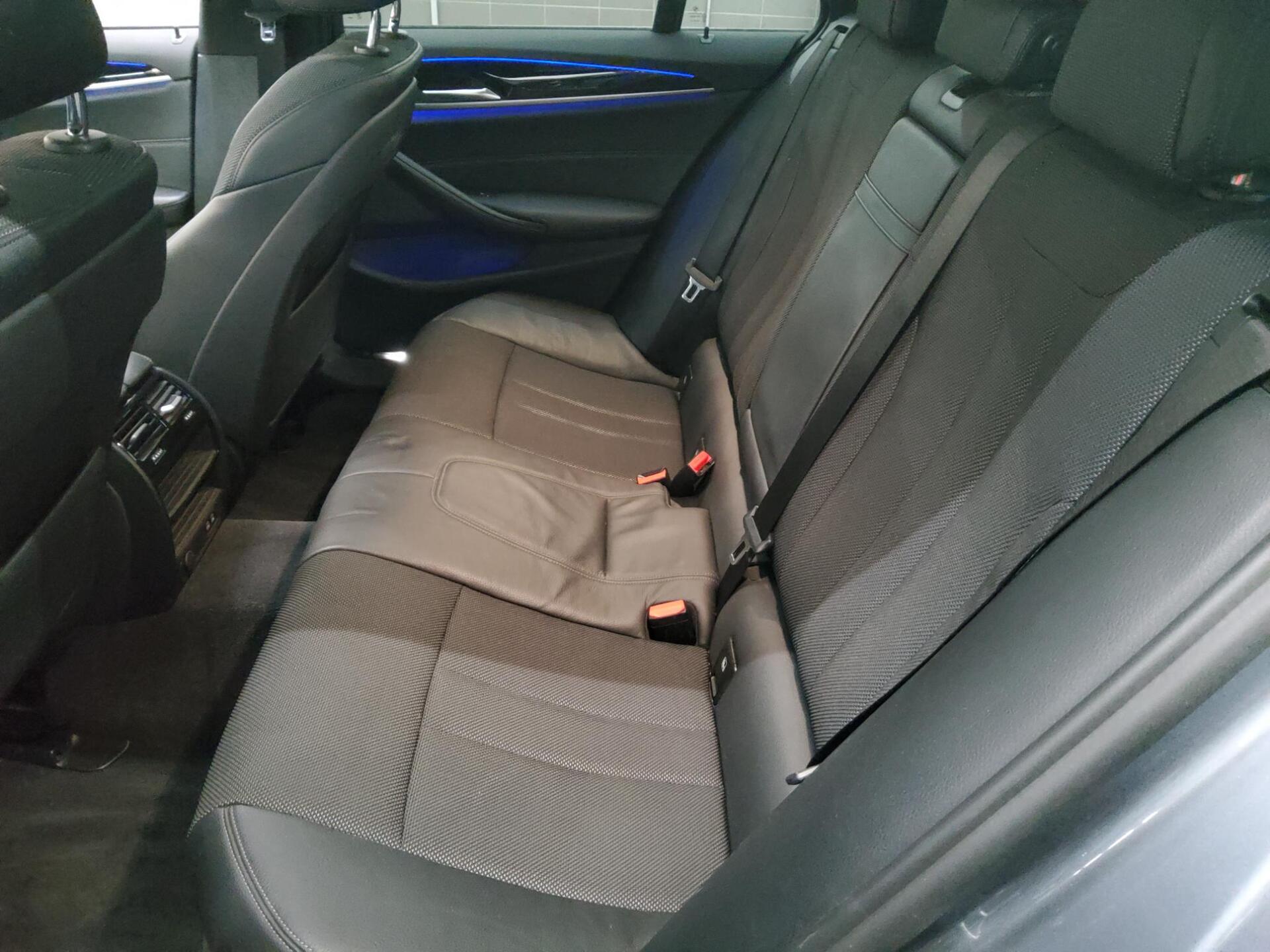 BMW 520dA Touring Sport-Line Navi LC Pro Pano HuD 13