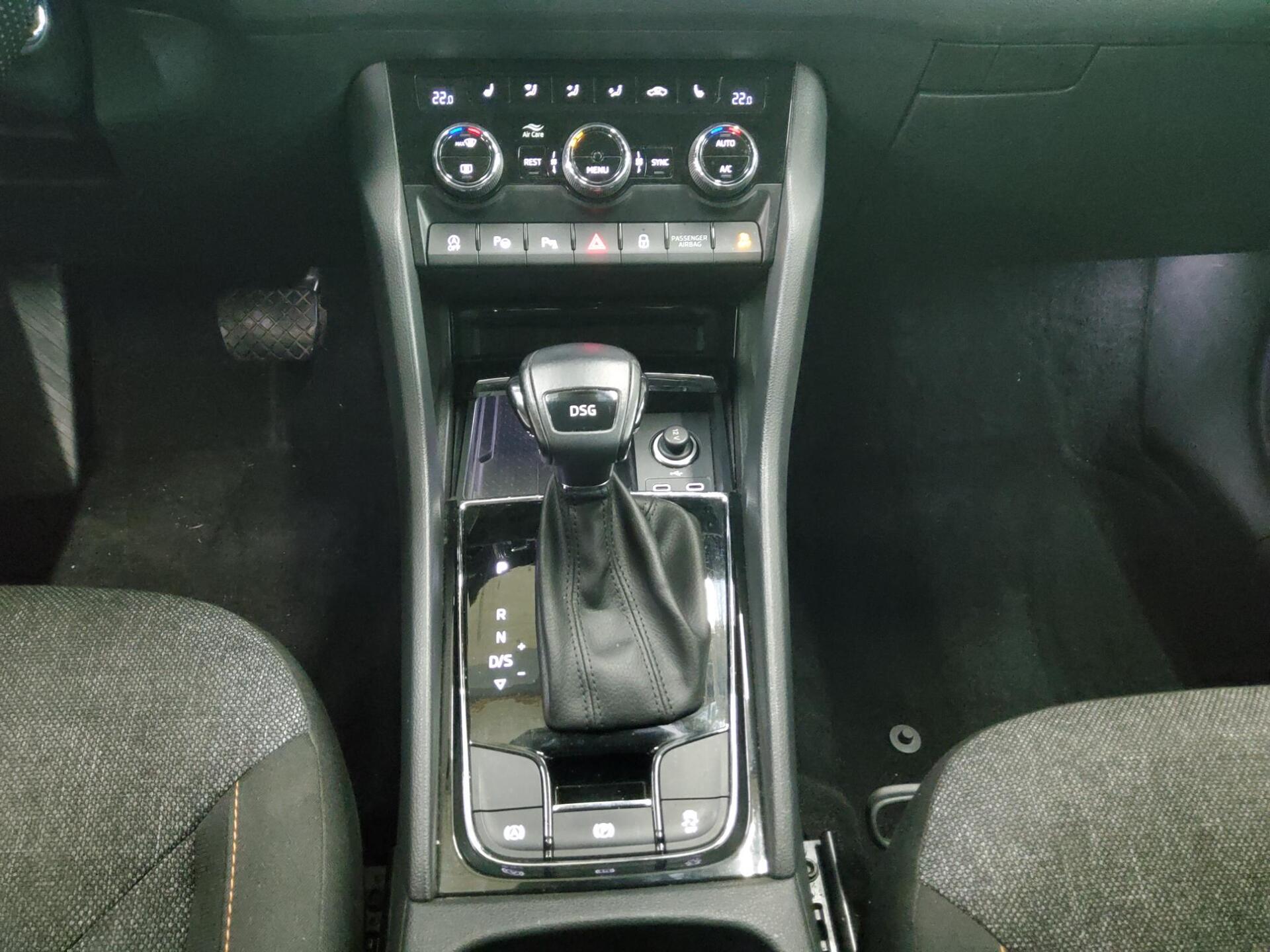 Skoda Kodiaq 2.0 TDI Clever Navi LED PDC ACC 4xShz 6