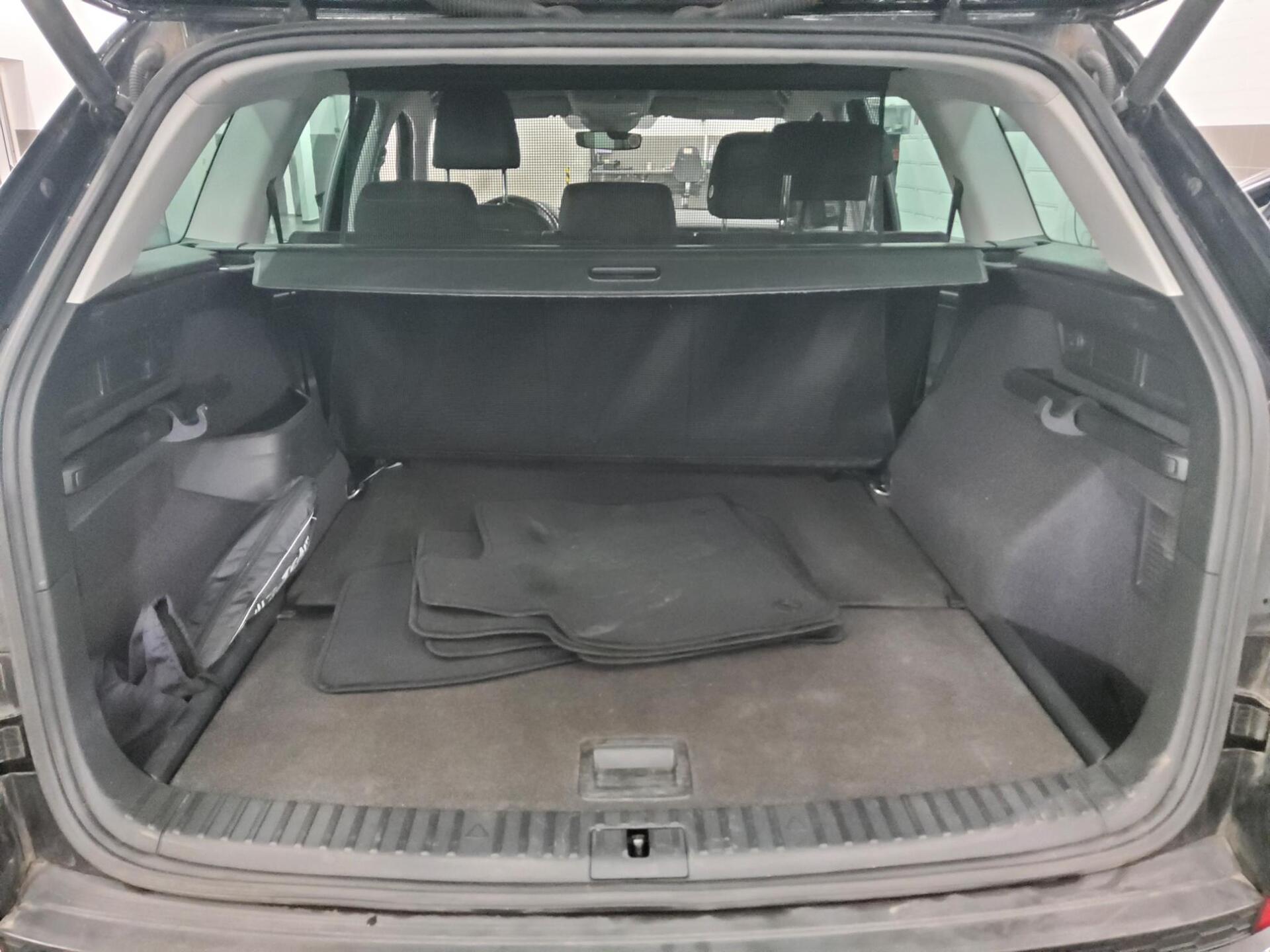 Skoda Kodiaq 2.0 TDI Clever Navi LED PDC ACC 4xShz 12