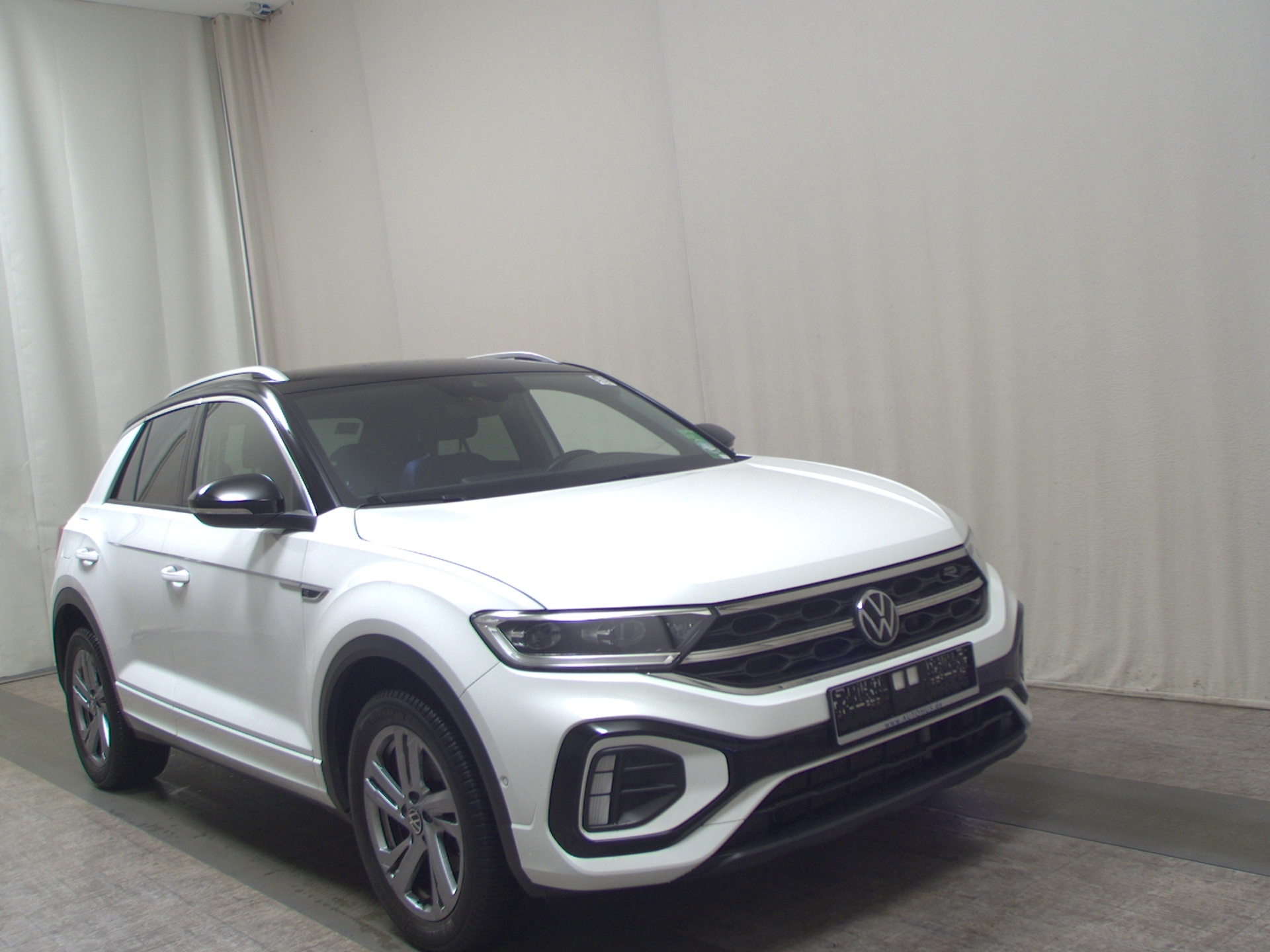 Volkswagen T-Roc 1.0 TSI R-Line Navi DC LED+ Kamera Shz 3