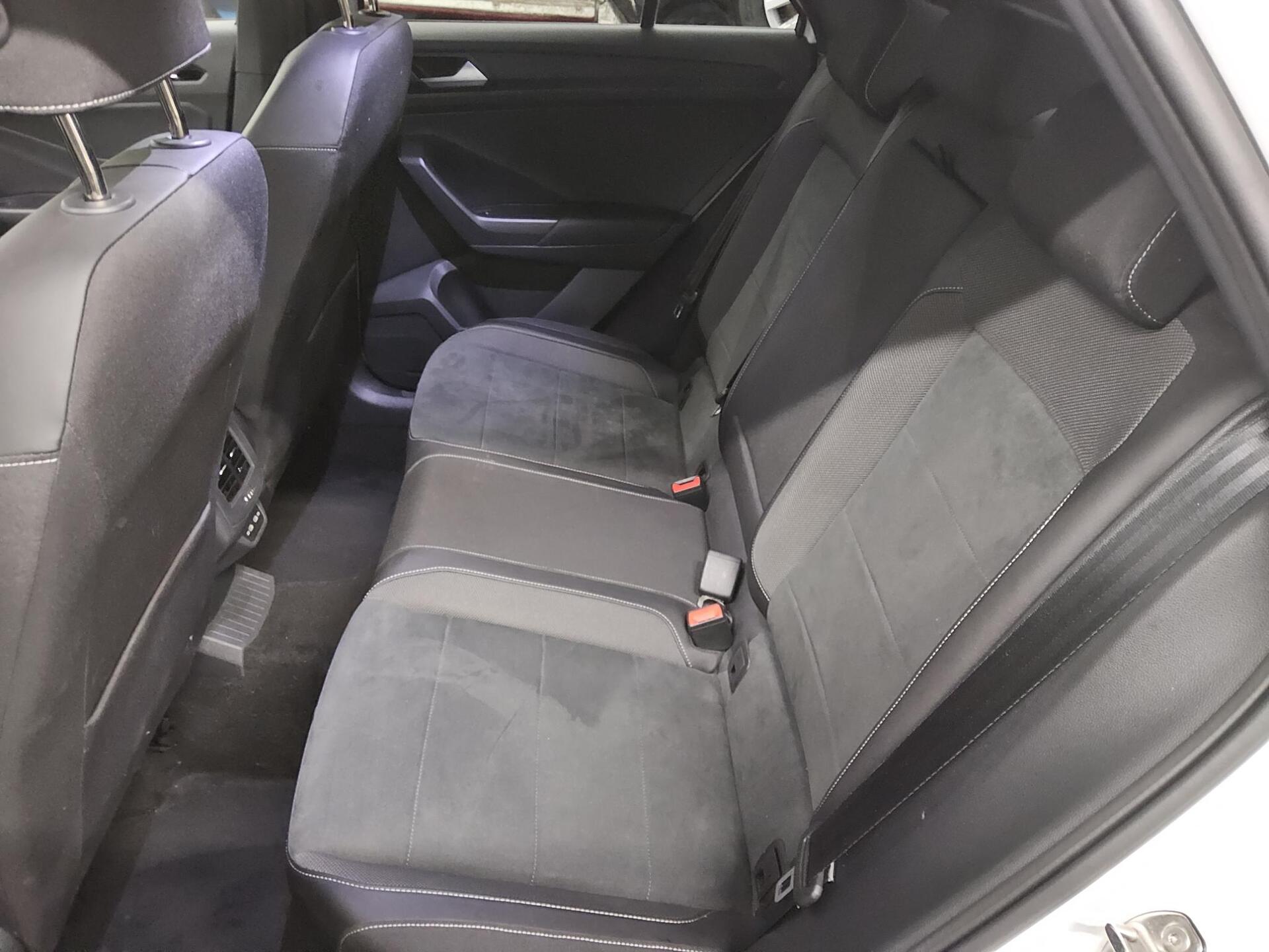 Volkswagen T-Roc 1.0 TSI R-Line Navi DC LED+ Kamera Shz 13