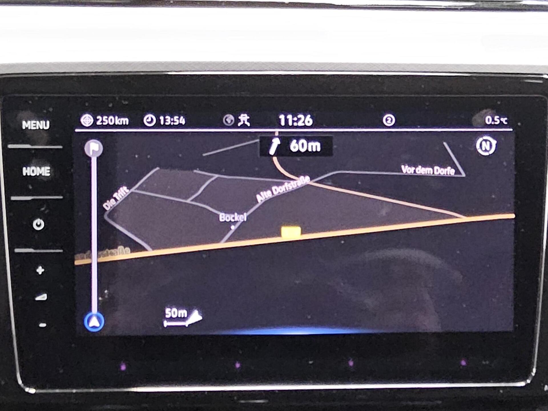 Volkswagen Passat Var. 2.0 TDI Business Navi LED AID RFK 7