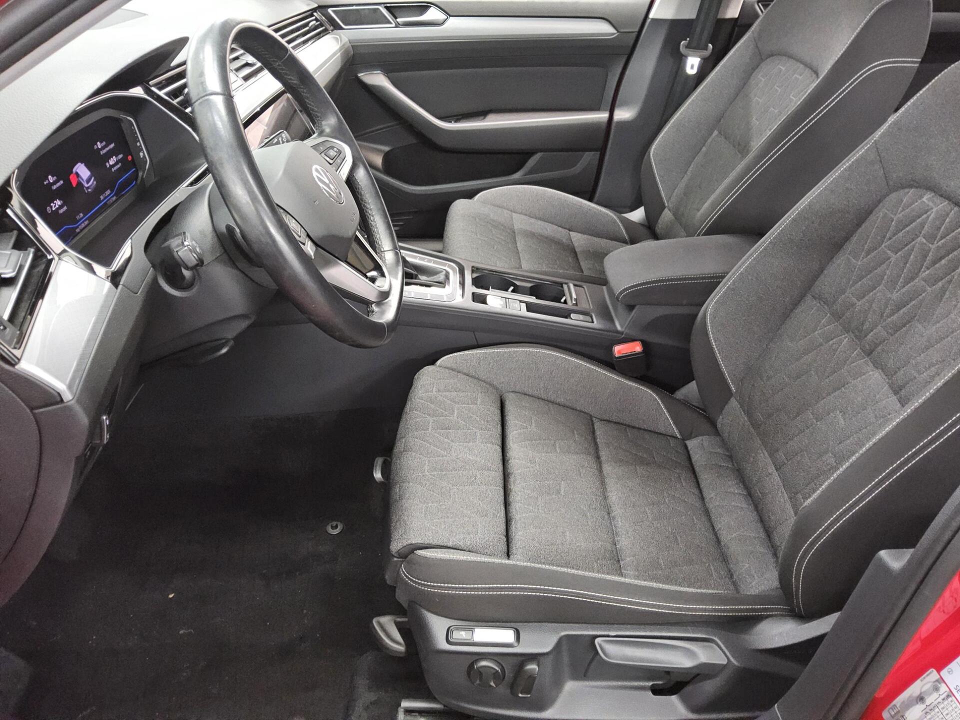 Volkswagen Passat Var. 2.0 TDI Business Navi LED AID RFK 9